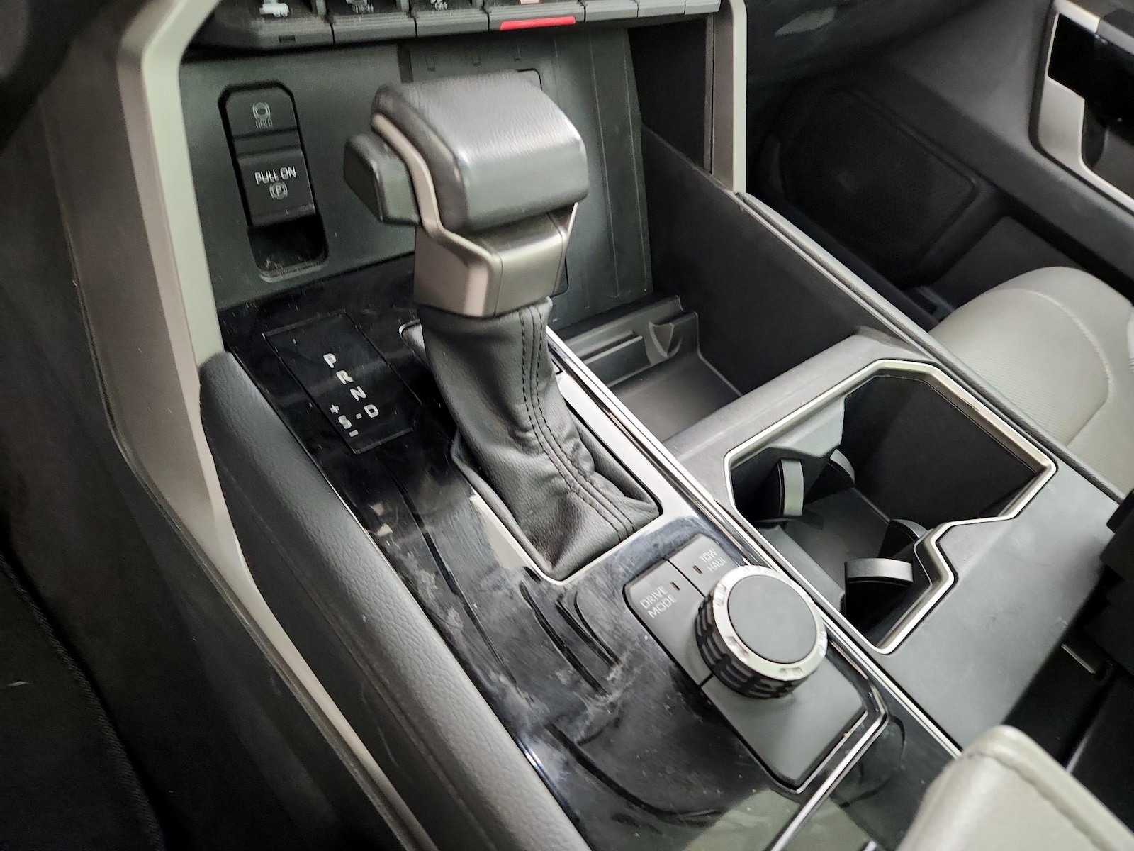 2023 Toyota Tundra Limited - Photo 18