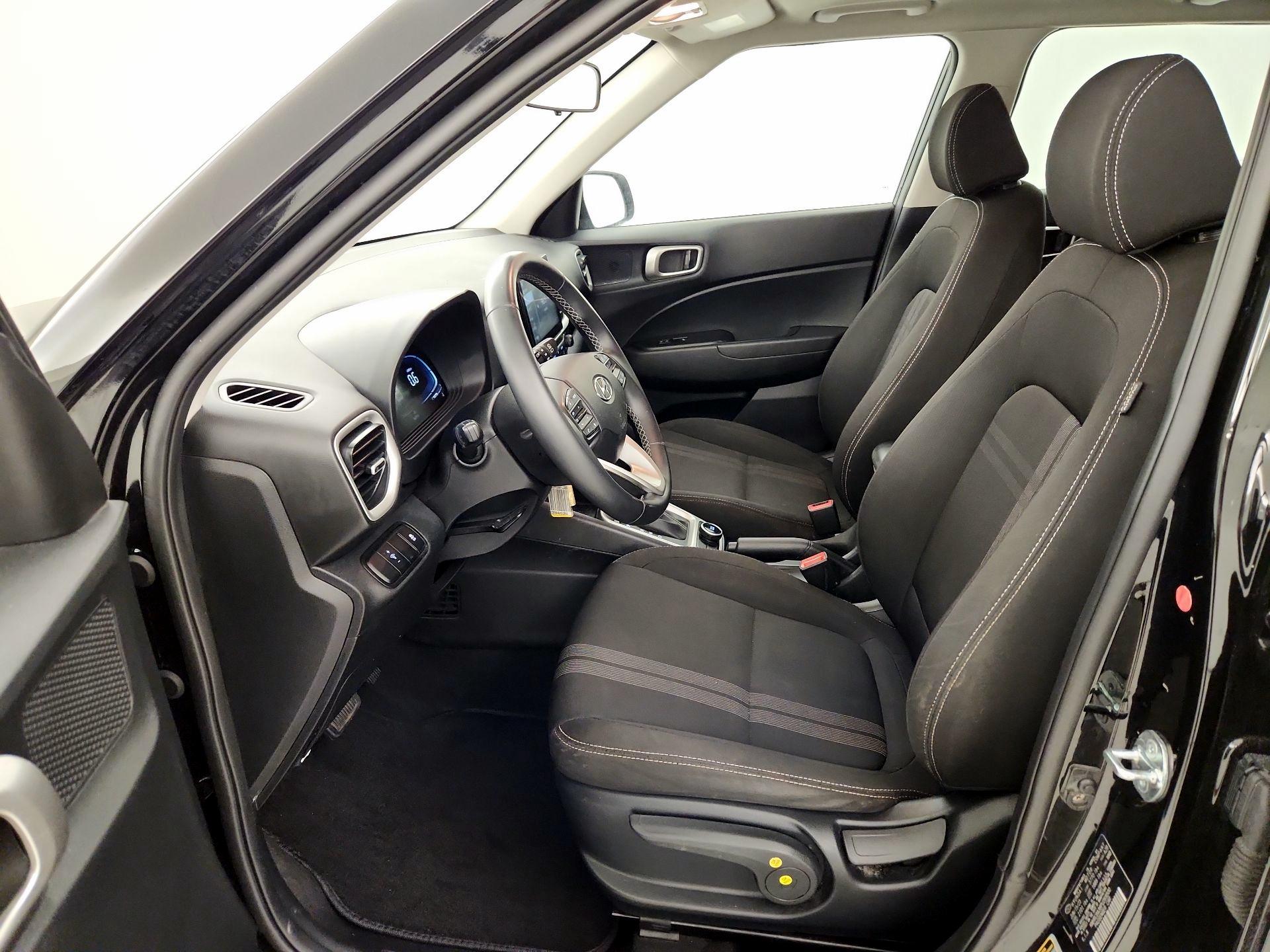 Thumbnail: 2023 Hyundai Venue - 11