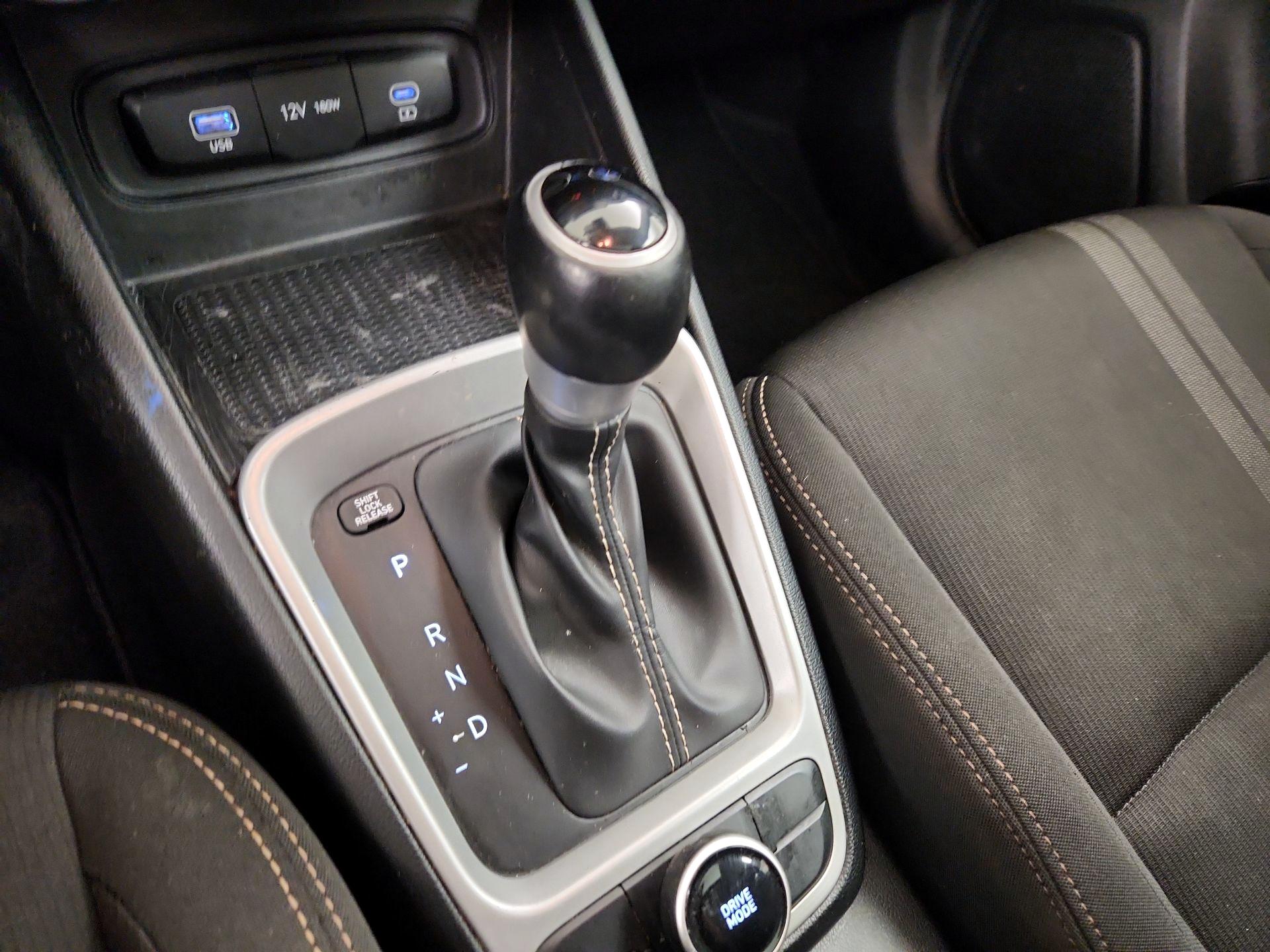 Thumbnail: 2023 Hyundai Venue - 17