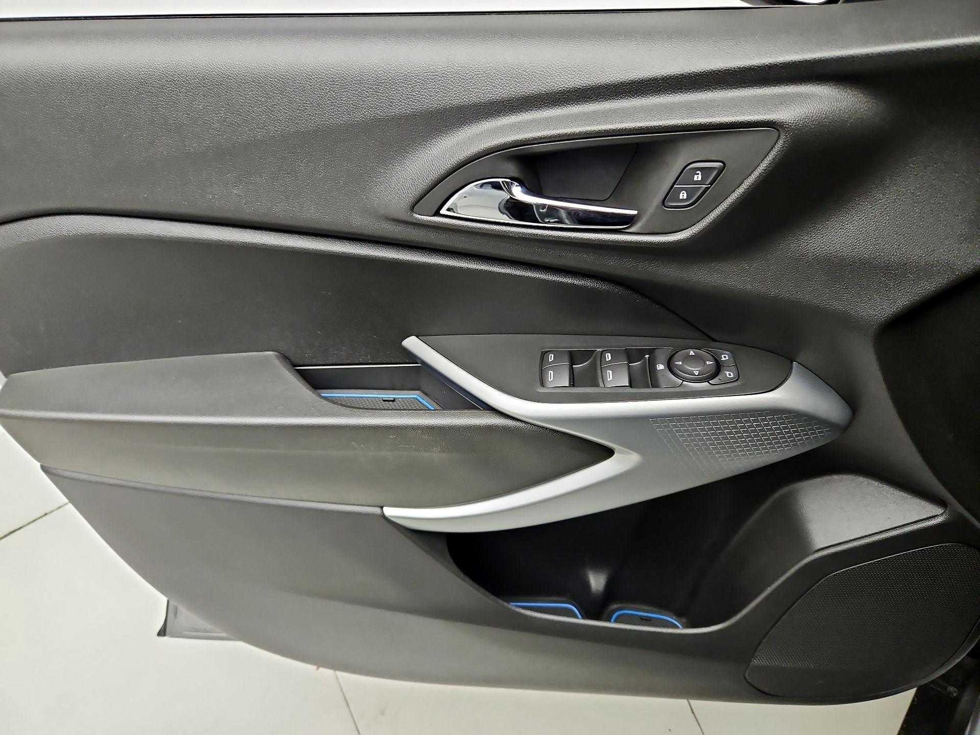 Thumbnail: 2024 Chevrolet Trax - 12