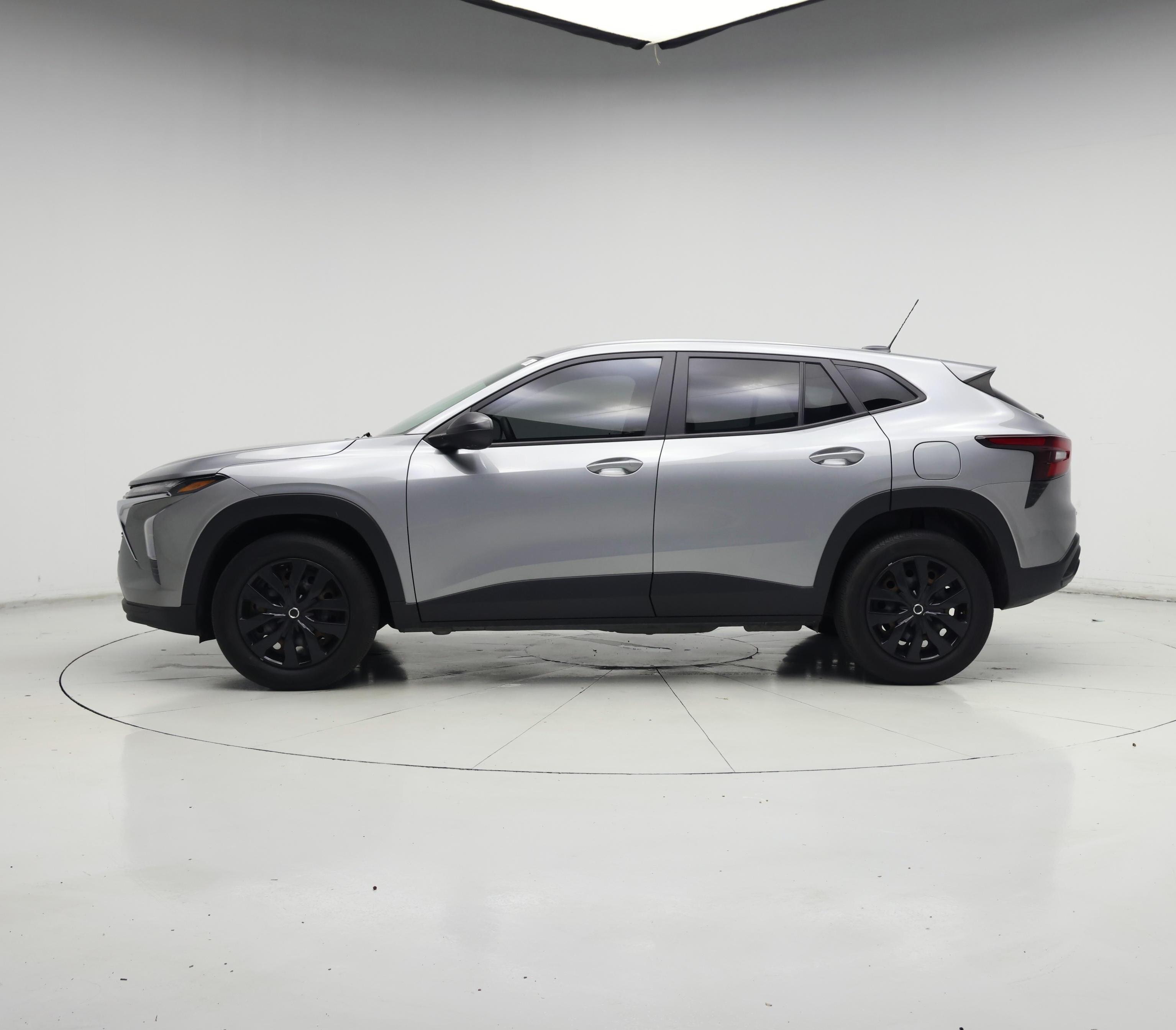 Thumbnail: 2024 Chevrolet Trax - 3