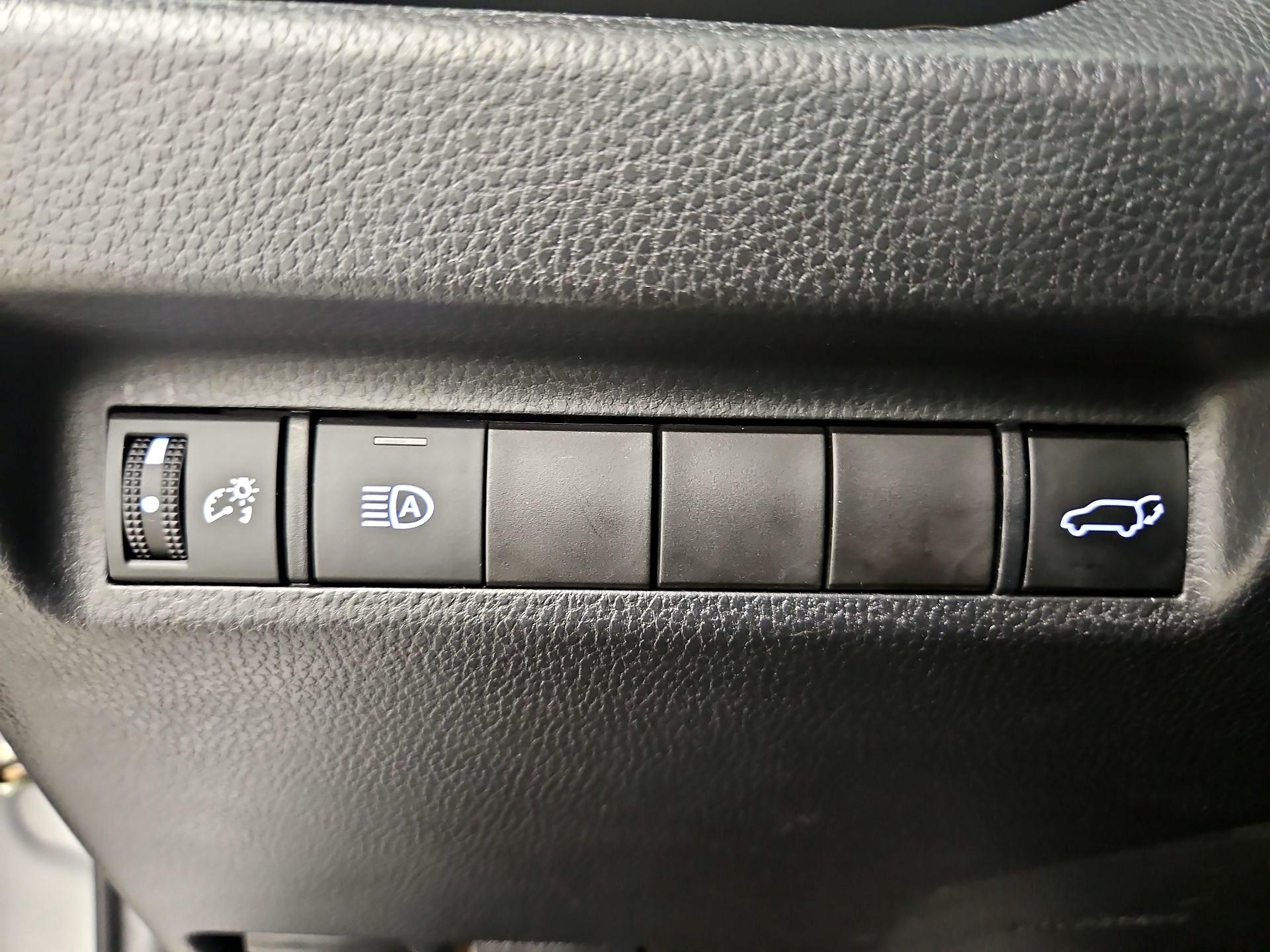 Thumbnail: 2022 Toyota RAV4 - 13