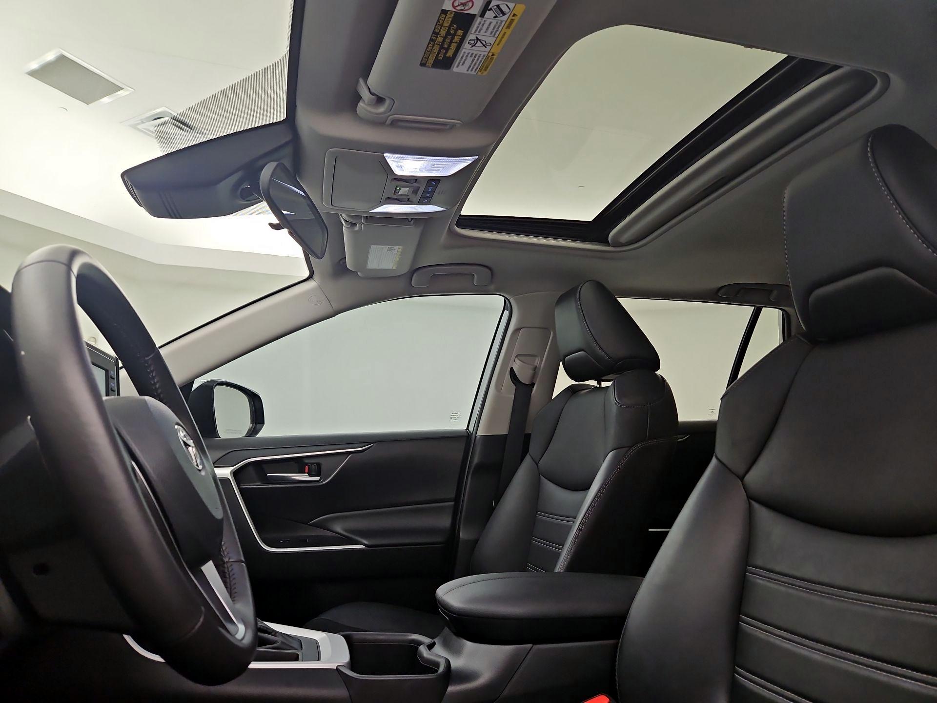 Thumbnail: 2022 Toyota RAV4 - 19