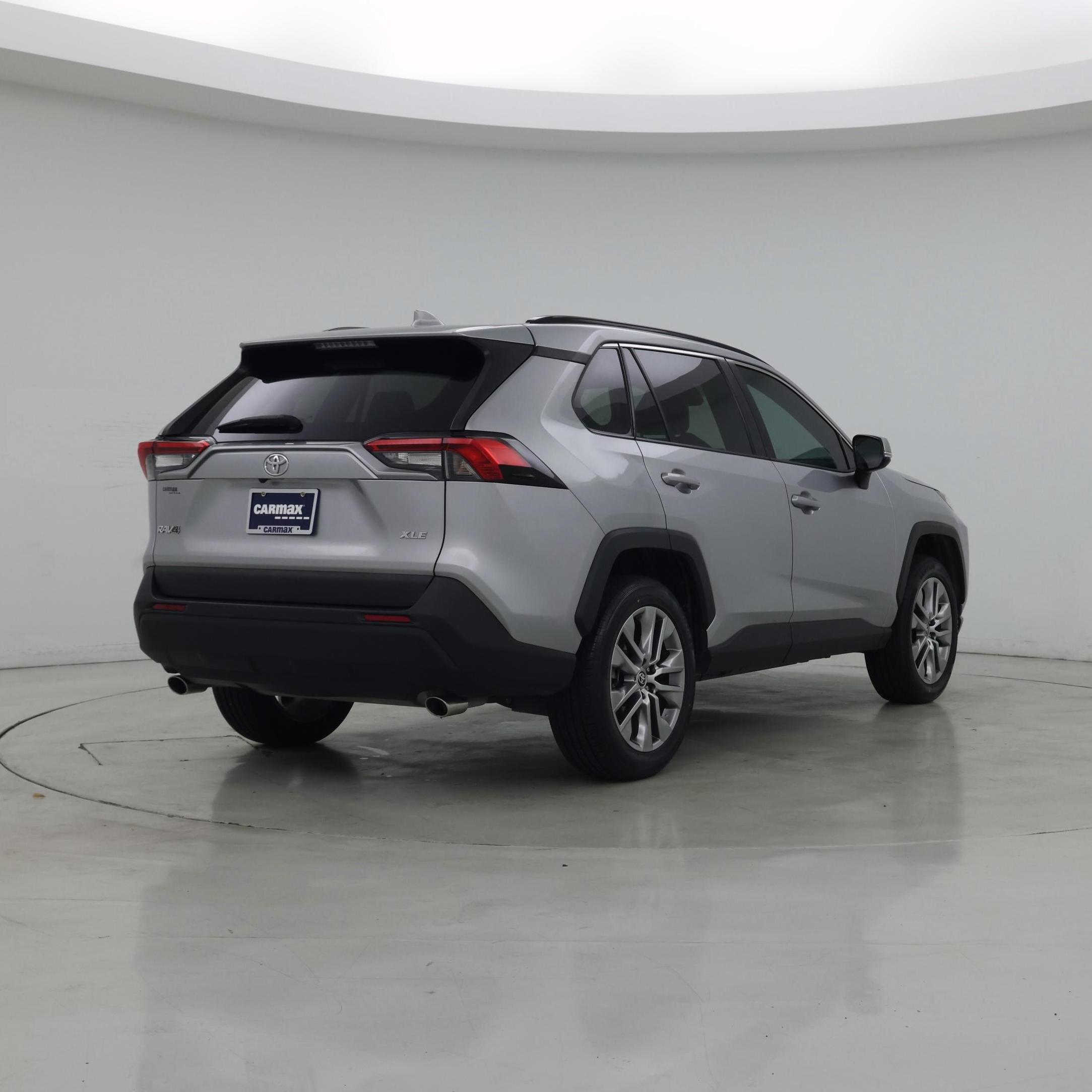 Thumbnail: 2022 Toyota RAV4 - 8