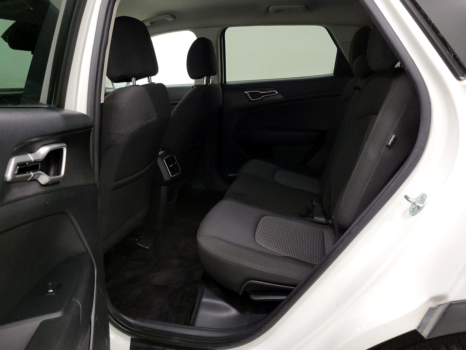 Thumbnail: 2024 Kia Sportage - 18