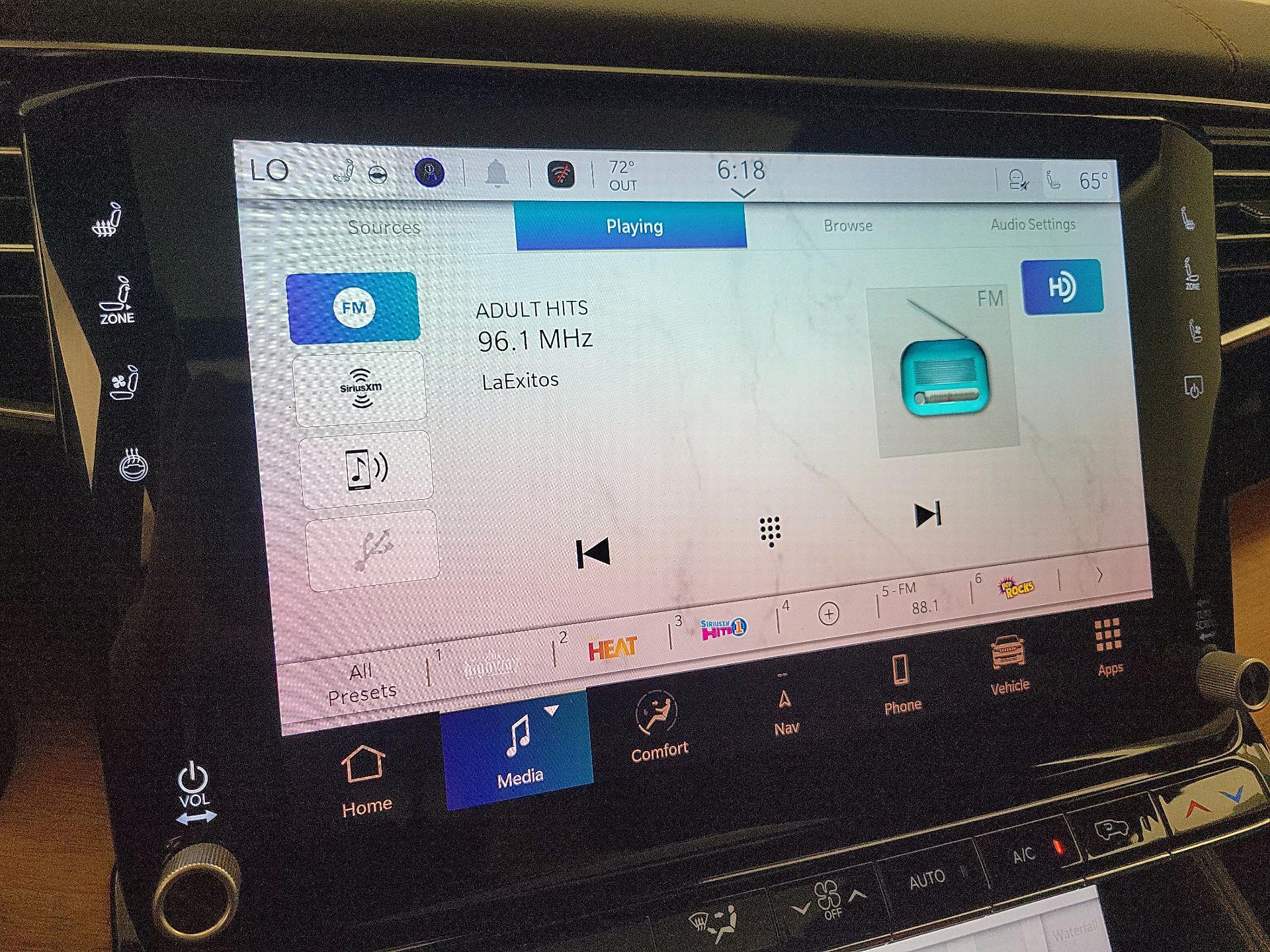 Thumbnail: 2023 Jeep Grand Wagoneer - 14