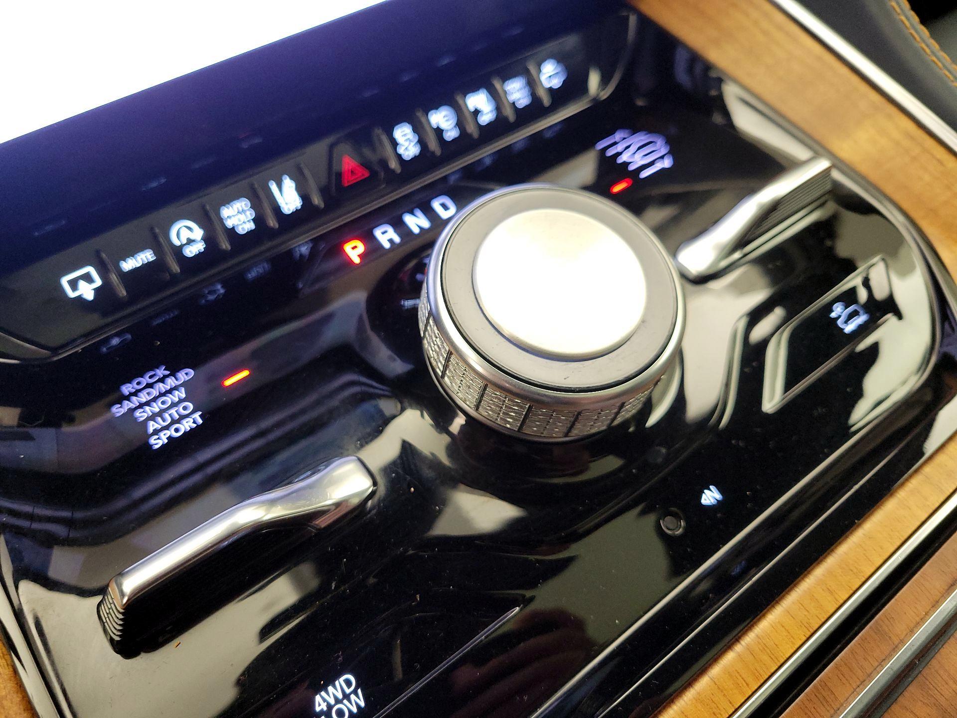 Thumbnail: 2023 Jeep Grand Wagoneer - 16