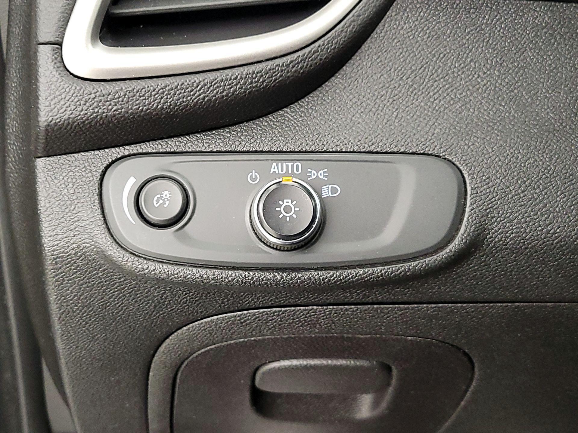 Thumbnail: 2019 Chevrolet Trax - 13