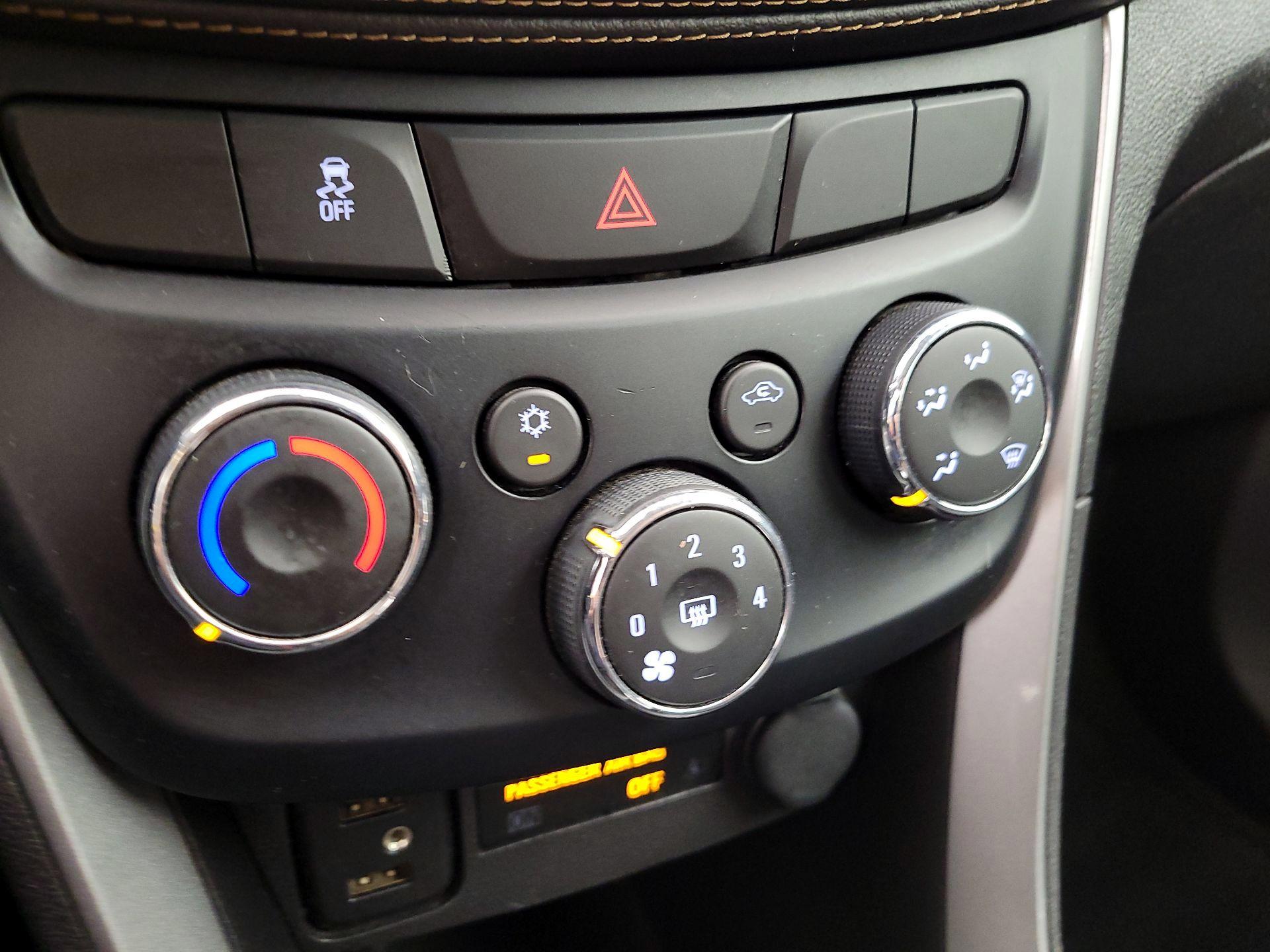 Thumbnail: 2019 Chevrolet Trax - 16