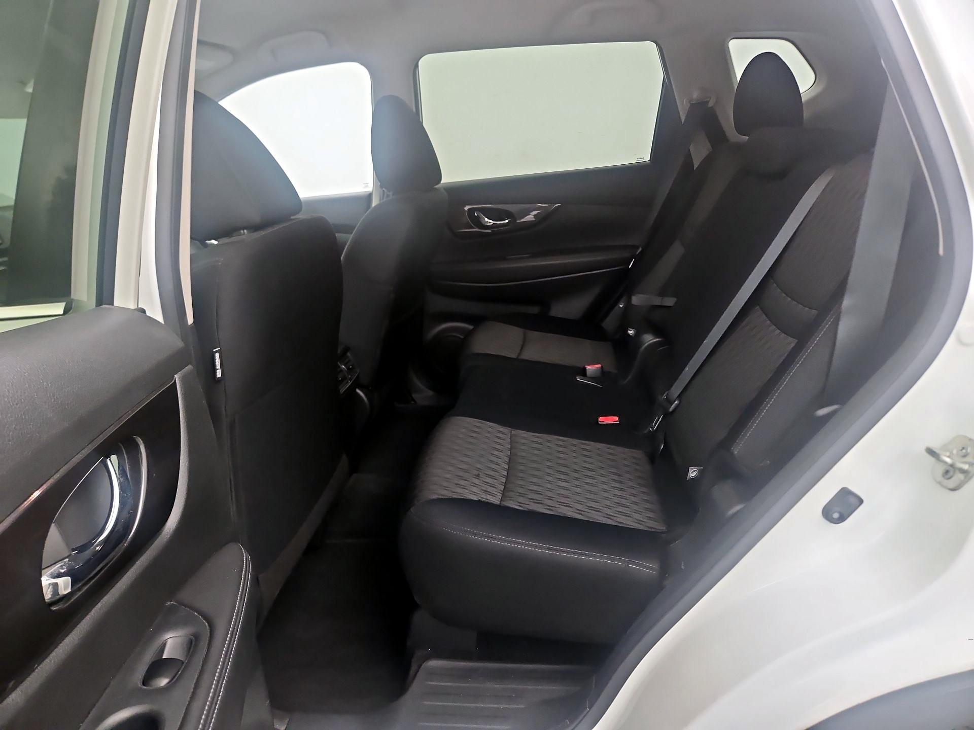 Thumbnail: 2020 Nissan Rogue - 17