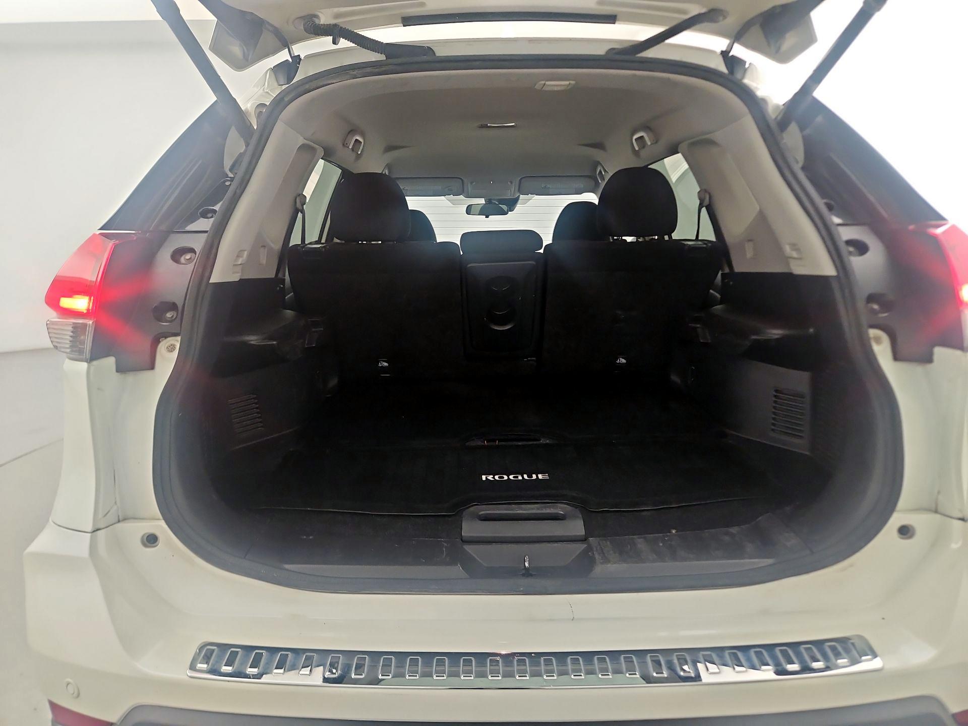 Thumbnail: 2020 Nissan Rogue - 18