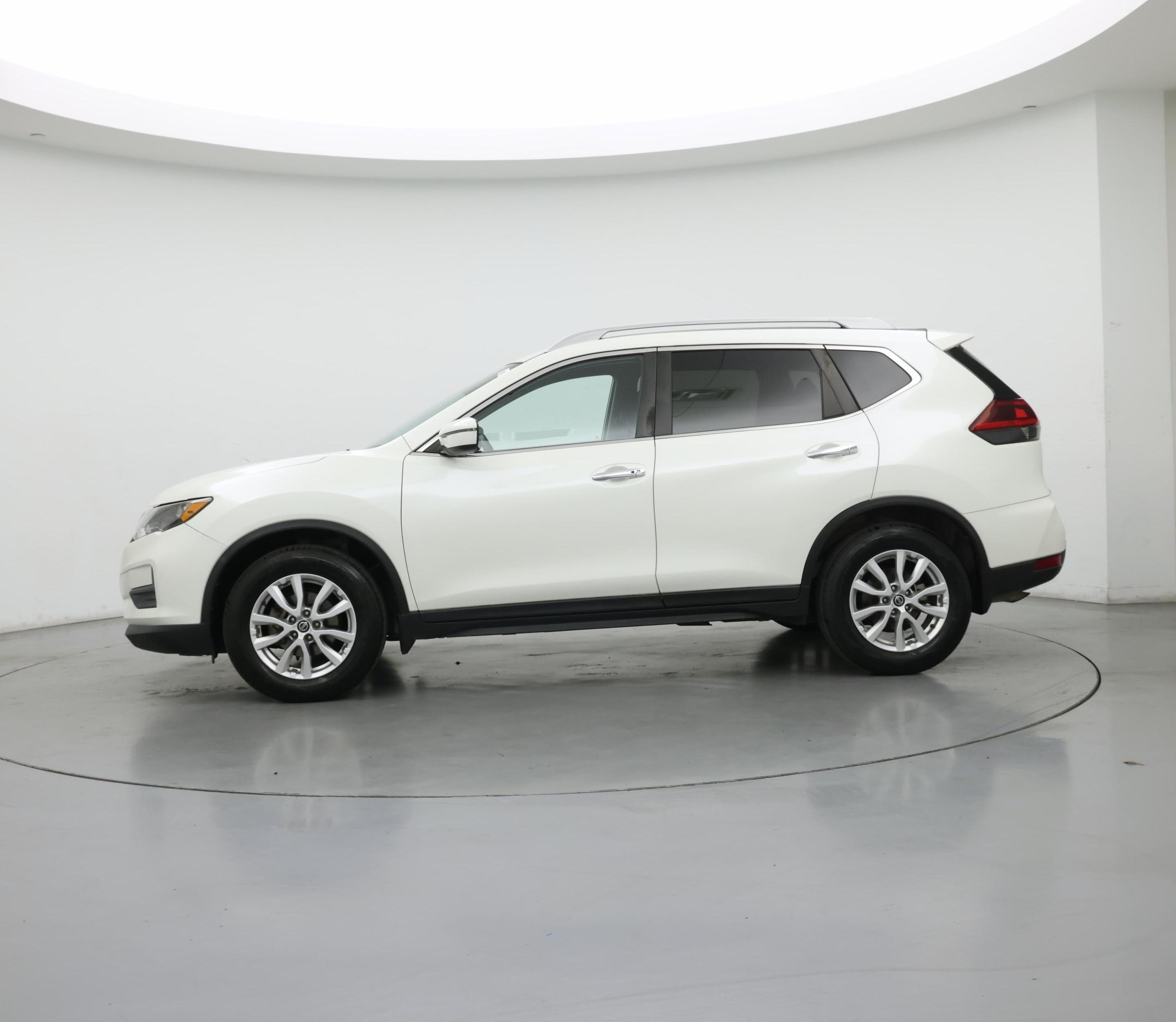 Thumbnail: 2020 Nissan Rogue - 3