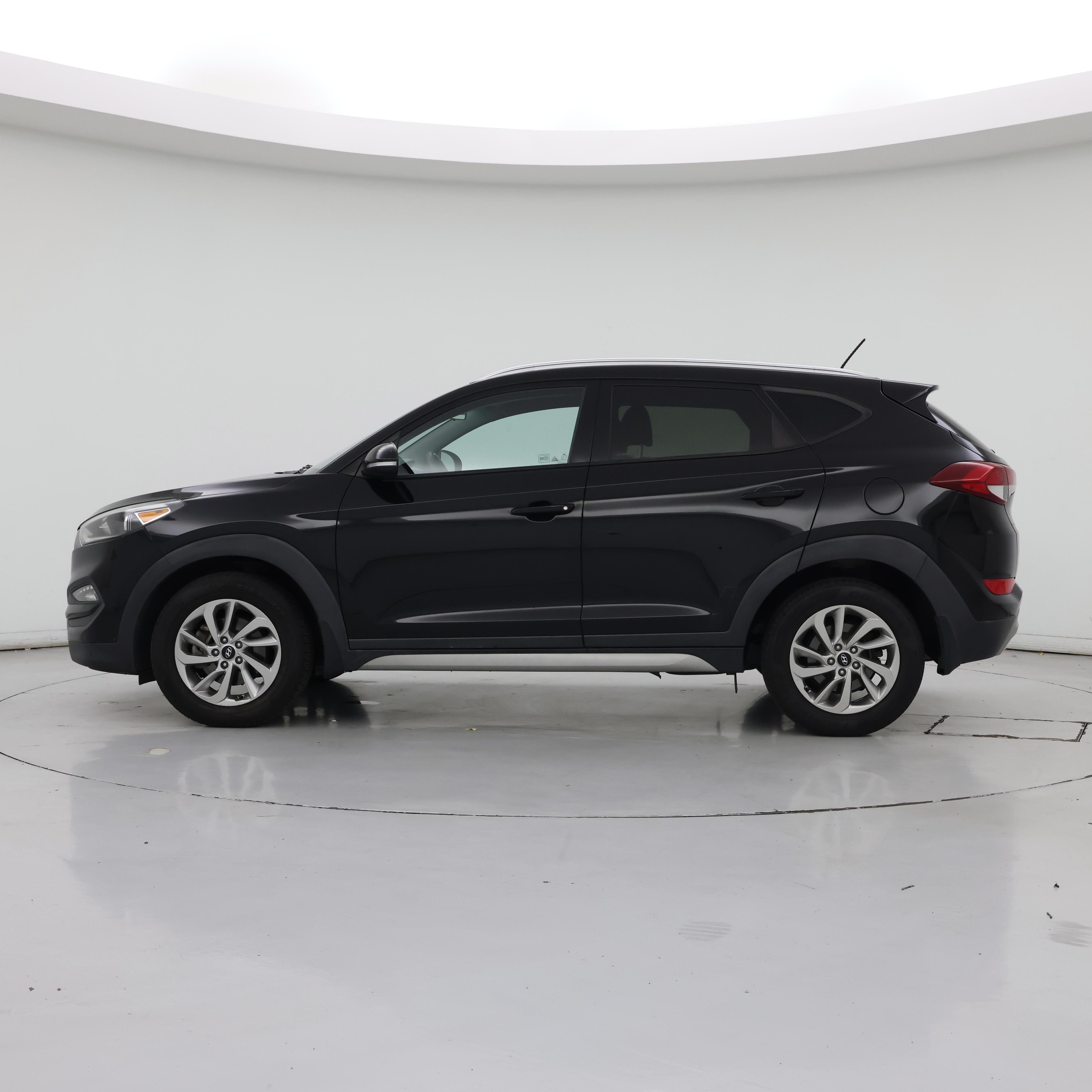 Thumbnail: 2017 Hyundai Tucson - 3