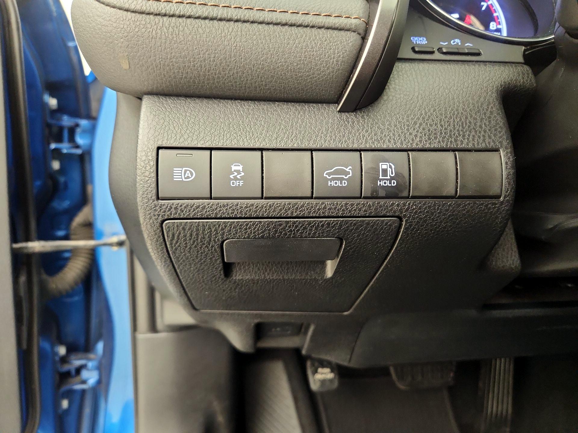 Thumbnail: 2020 Toyota Camry - 13