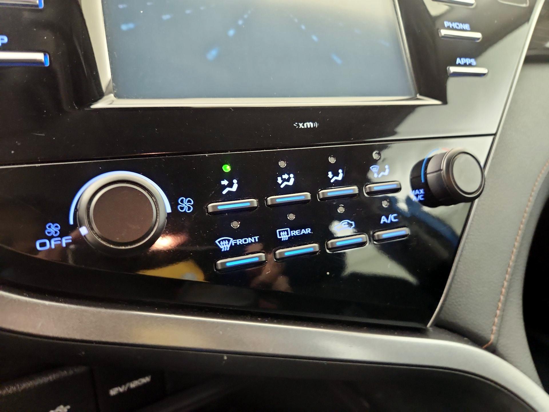 Thumbnail: 2020 Toyota Camry - 16