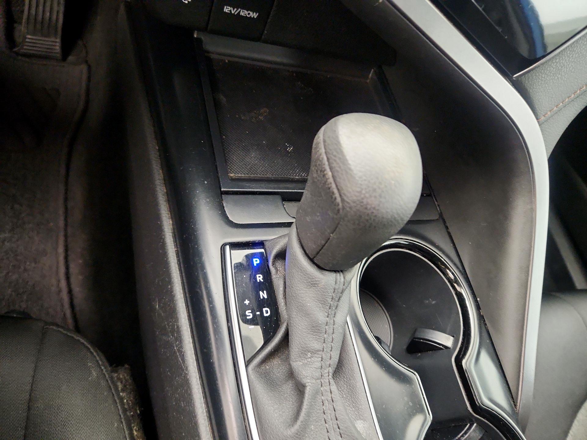 Thumbnail: 2020 Toyota Camry - 17