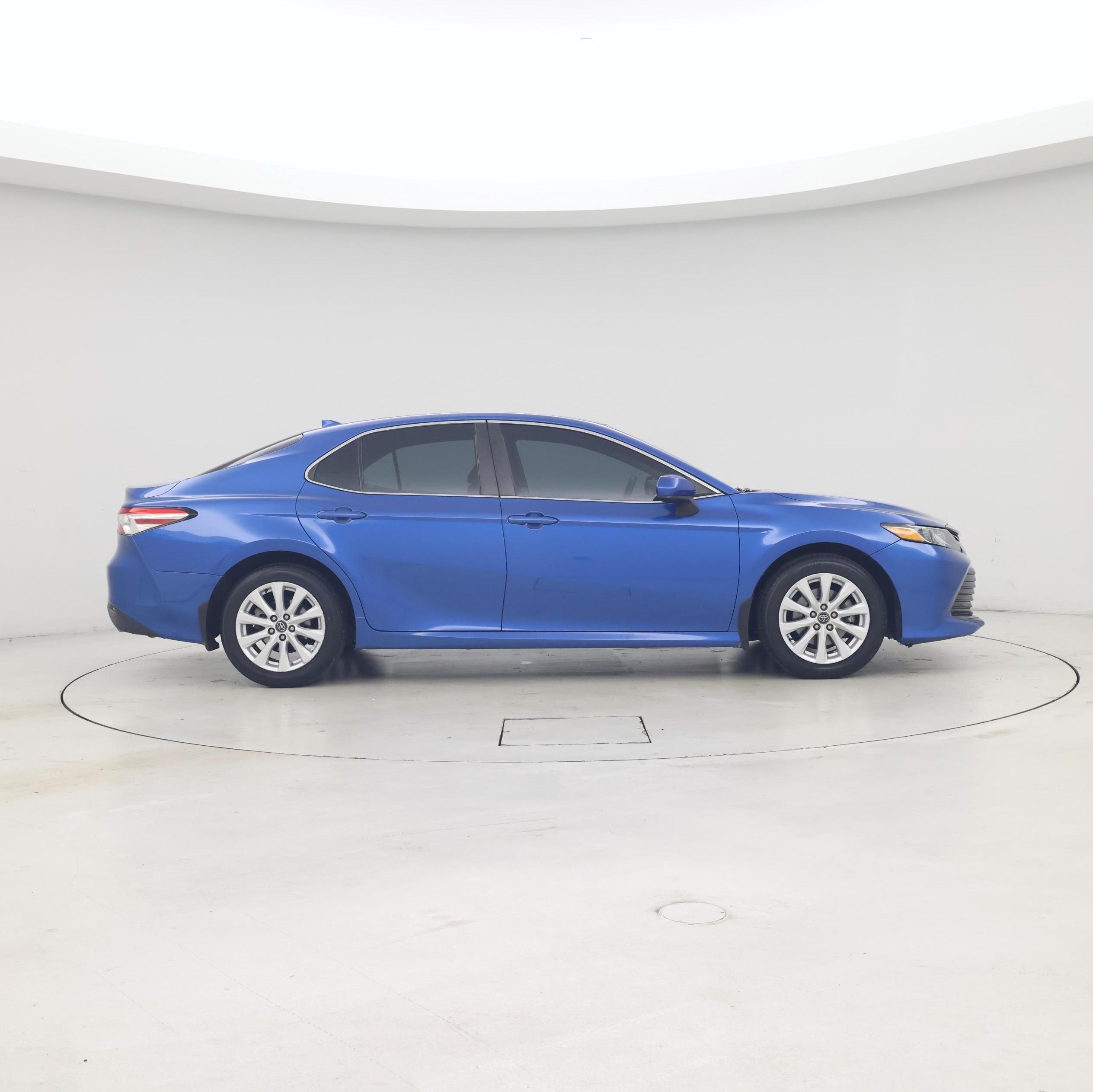 Thumbnail: 2020 Toyota Camry - 7