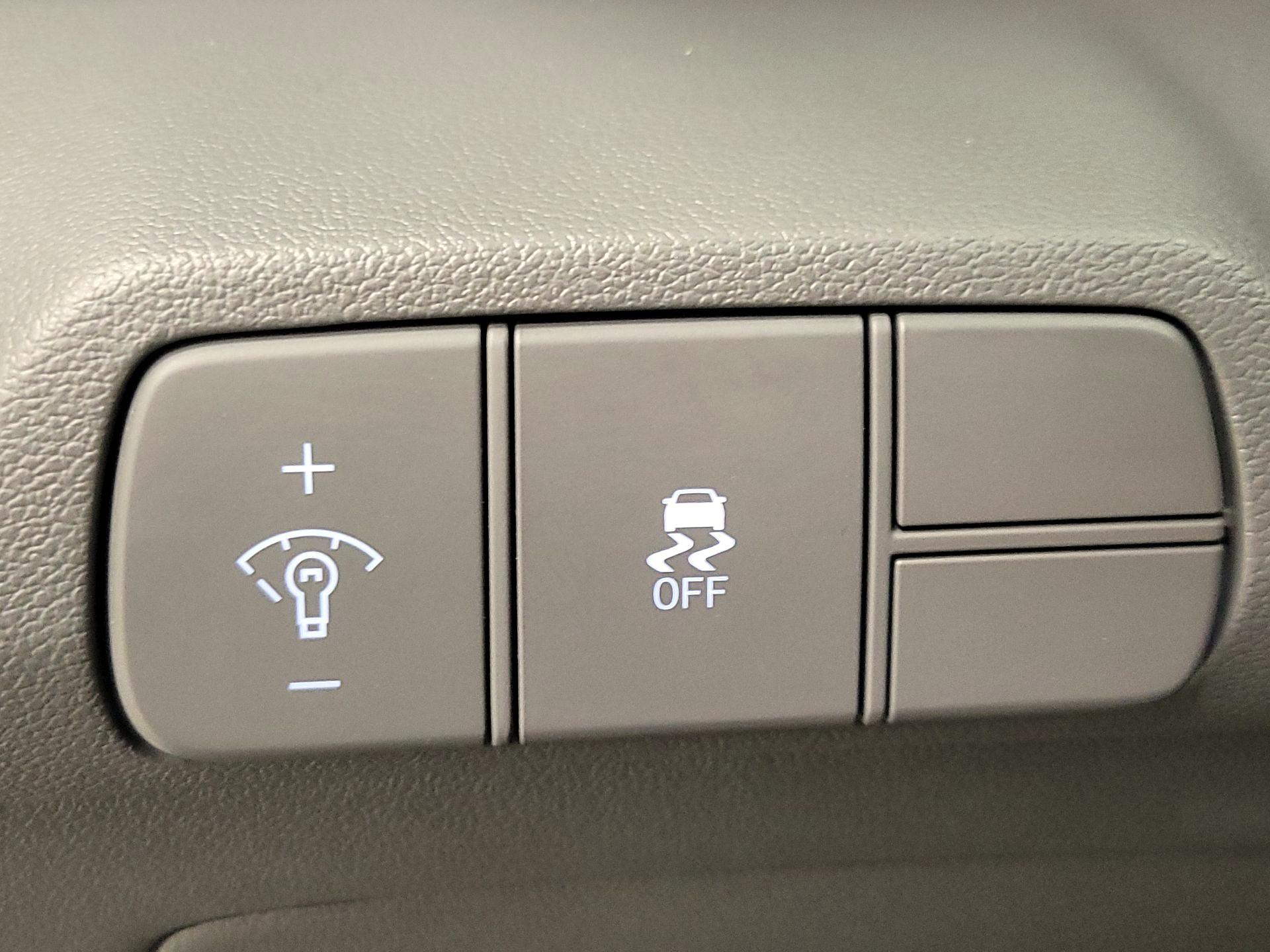 Thumbnail: 2024 Hyundai Elantra - 13