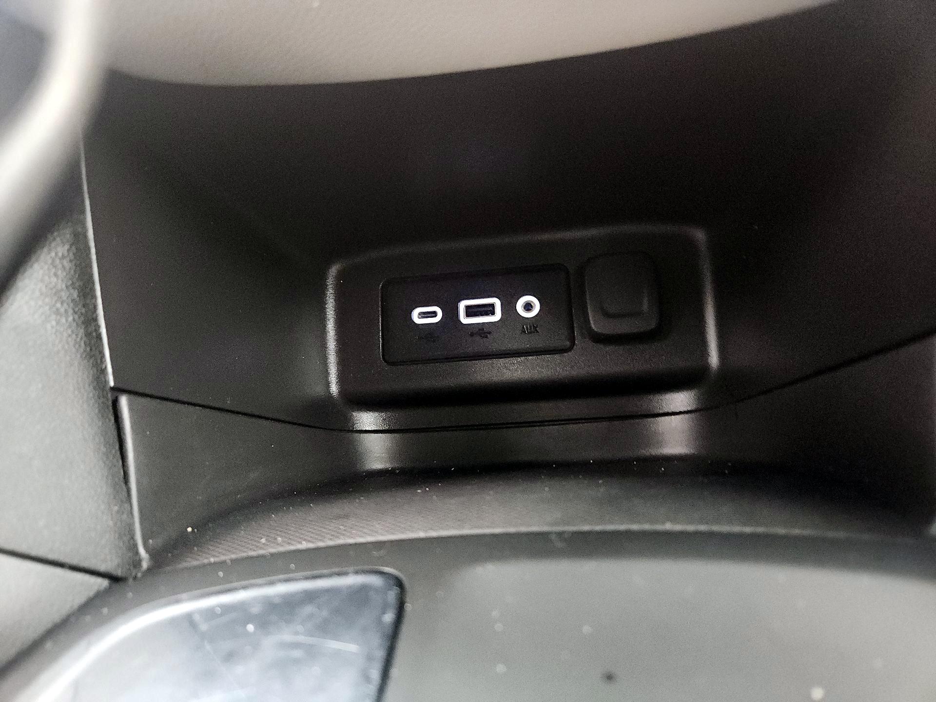 Thumbnail: 2023 Chevrolet Equinox - 18