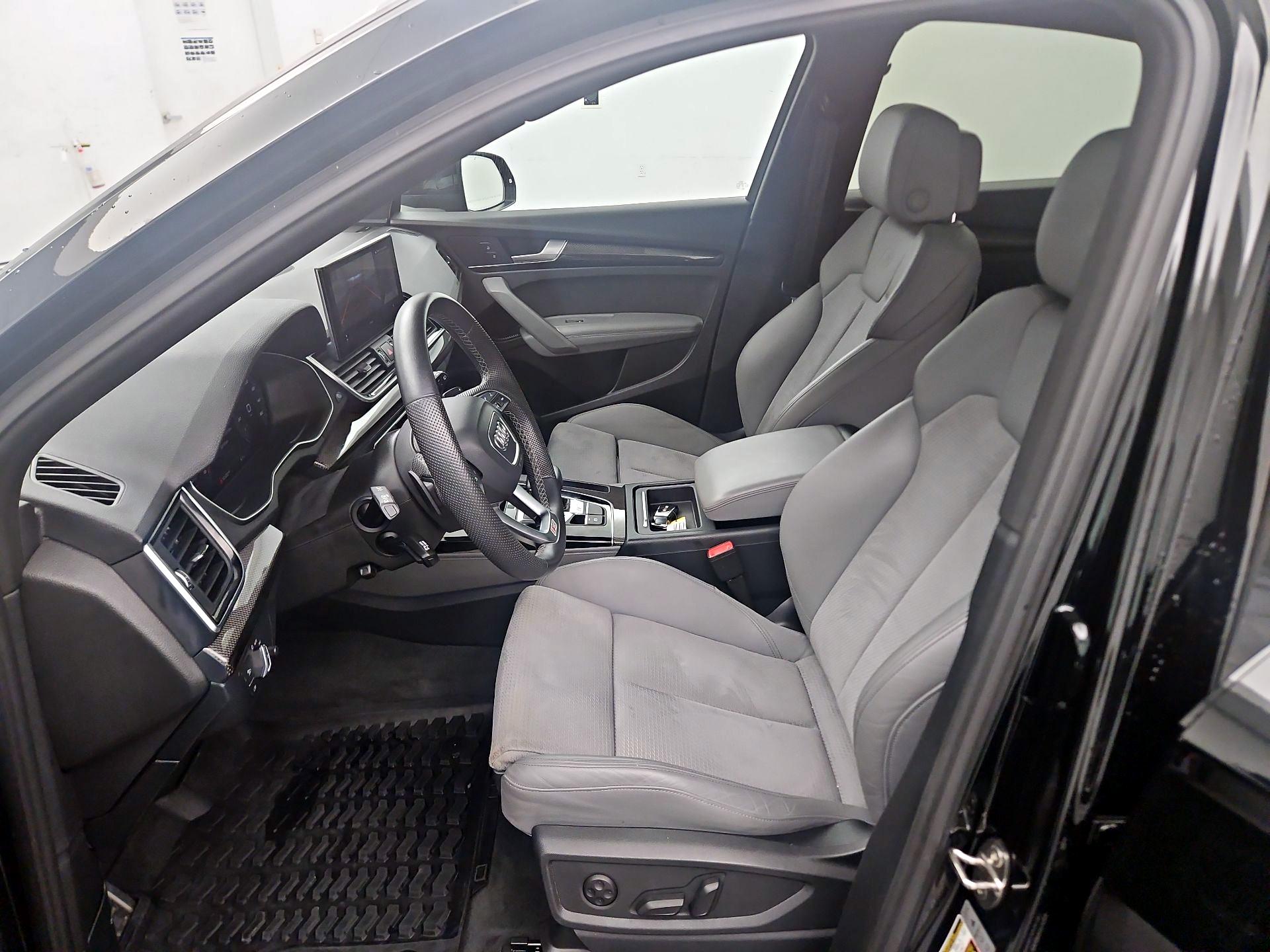 Thumbnail: 2022 Audi SQ5 - 11