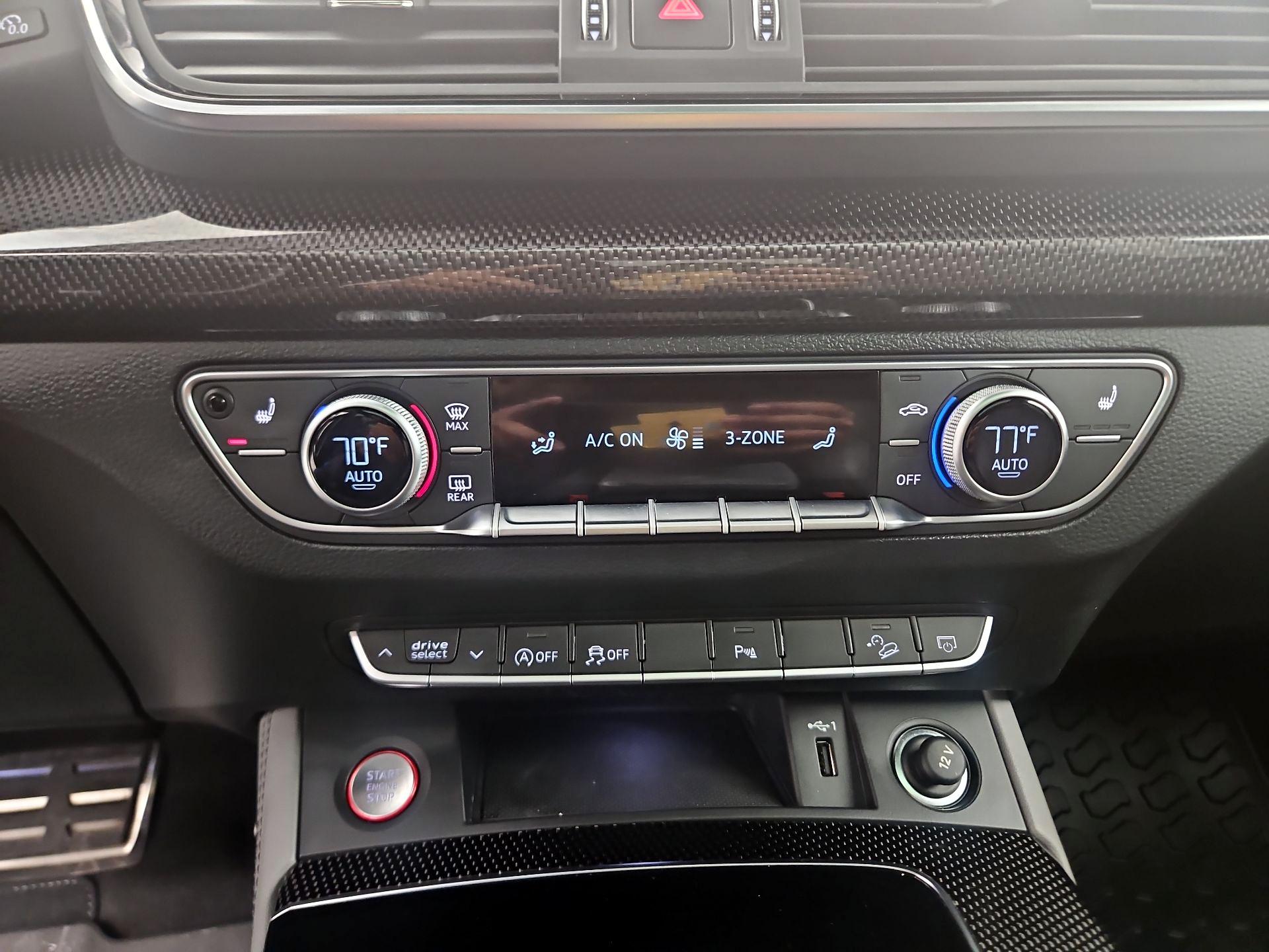 Thumbnail: 2022 Audi SQ5 - 16