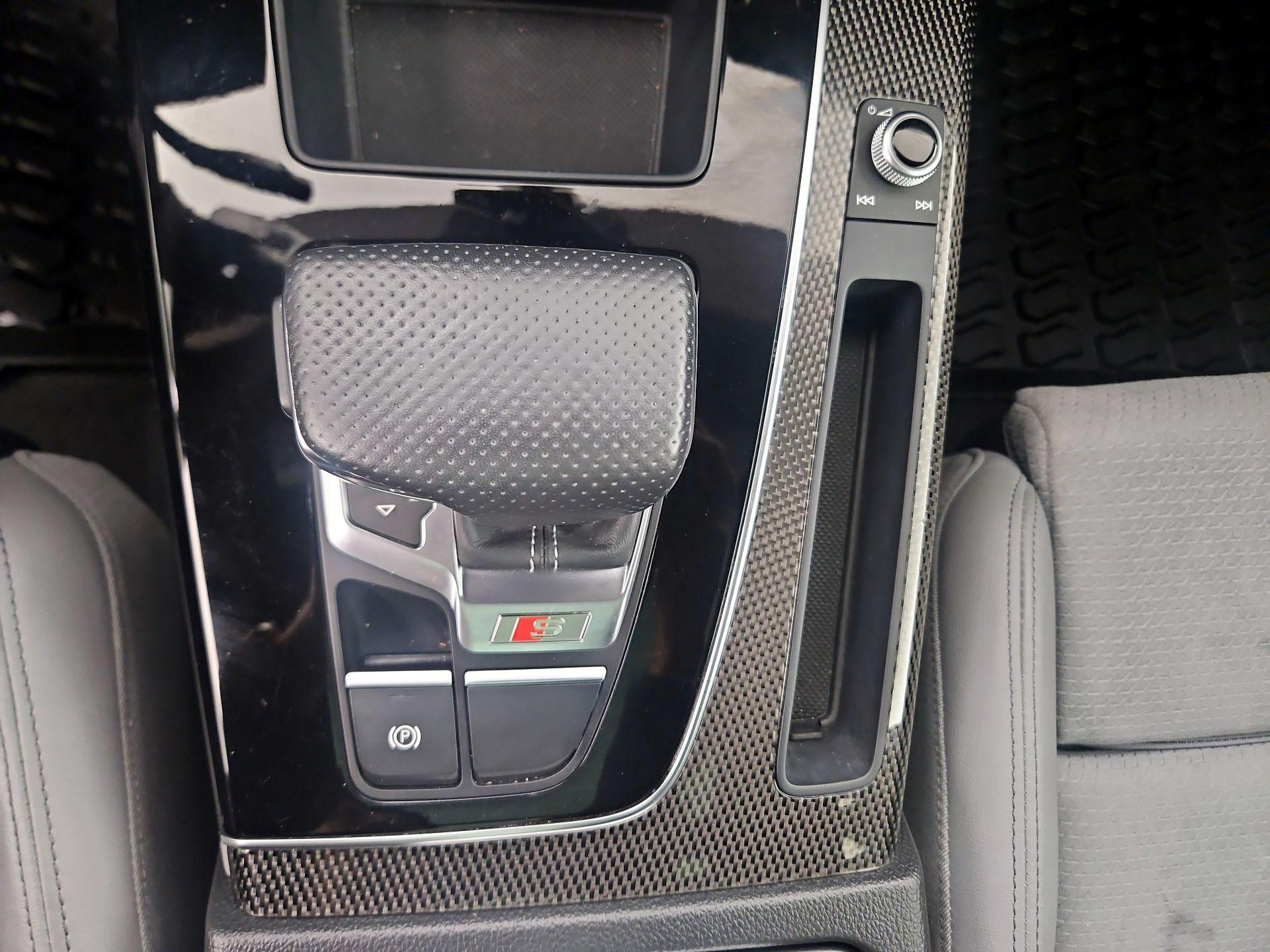 Thumbnail: 2022 Audi SQ5 - 17