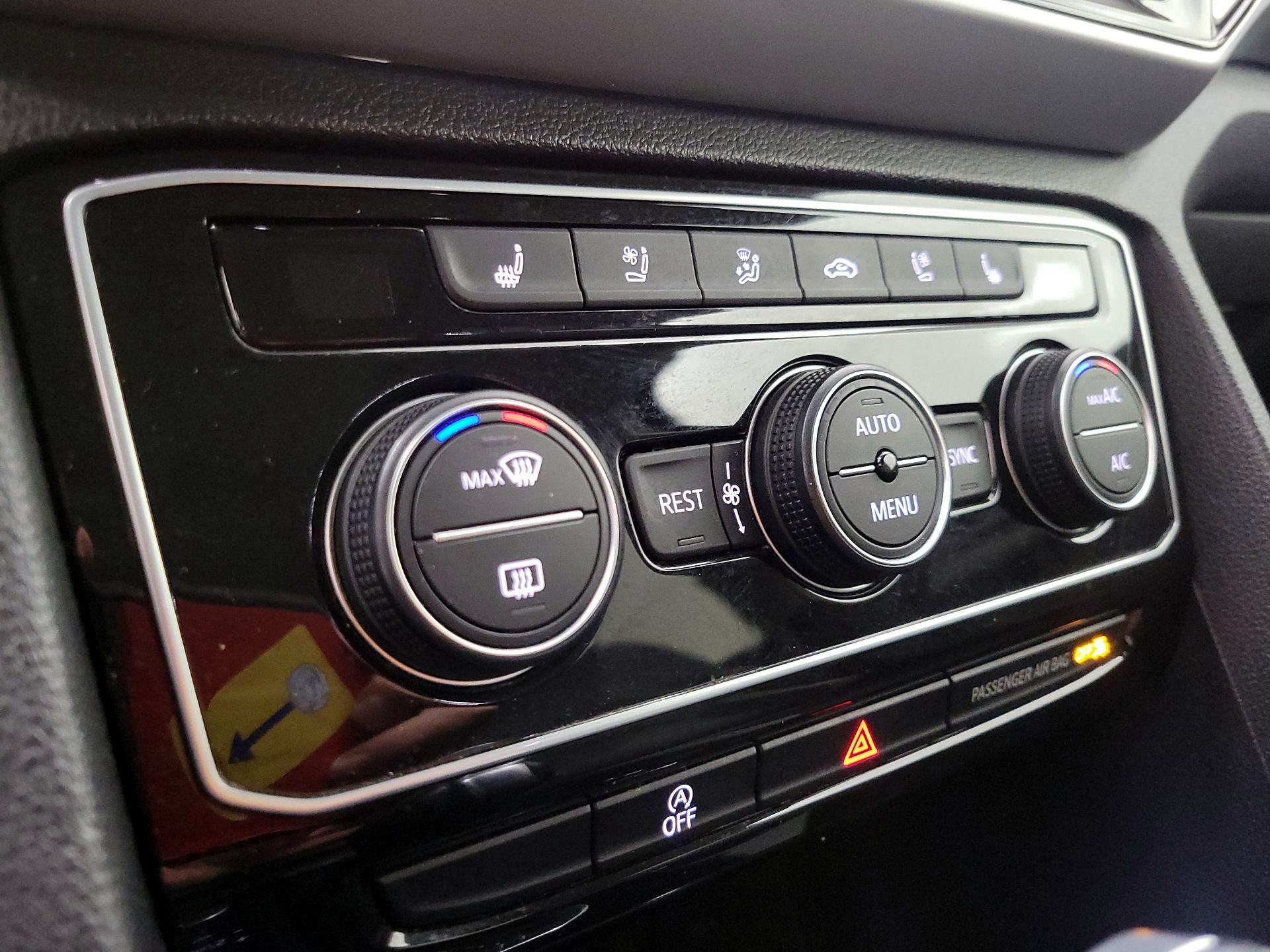 Thumbnail: 2022 Volkswagen Atlas - 16