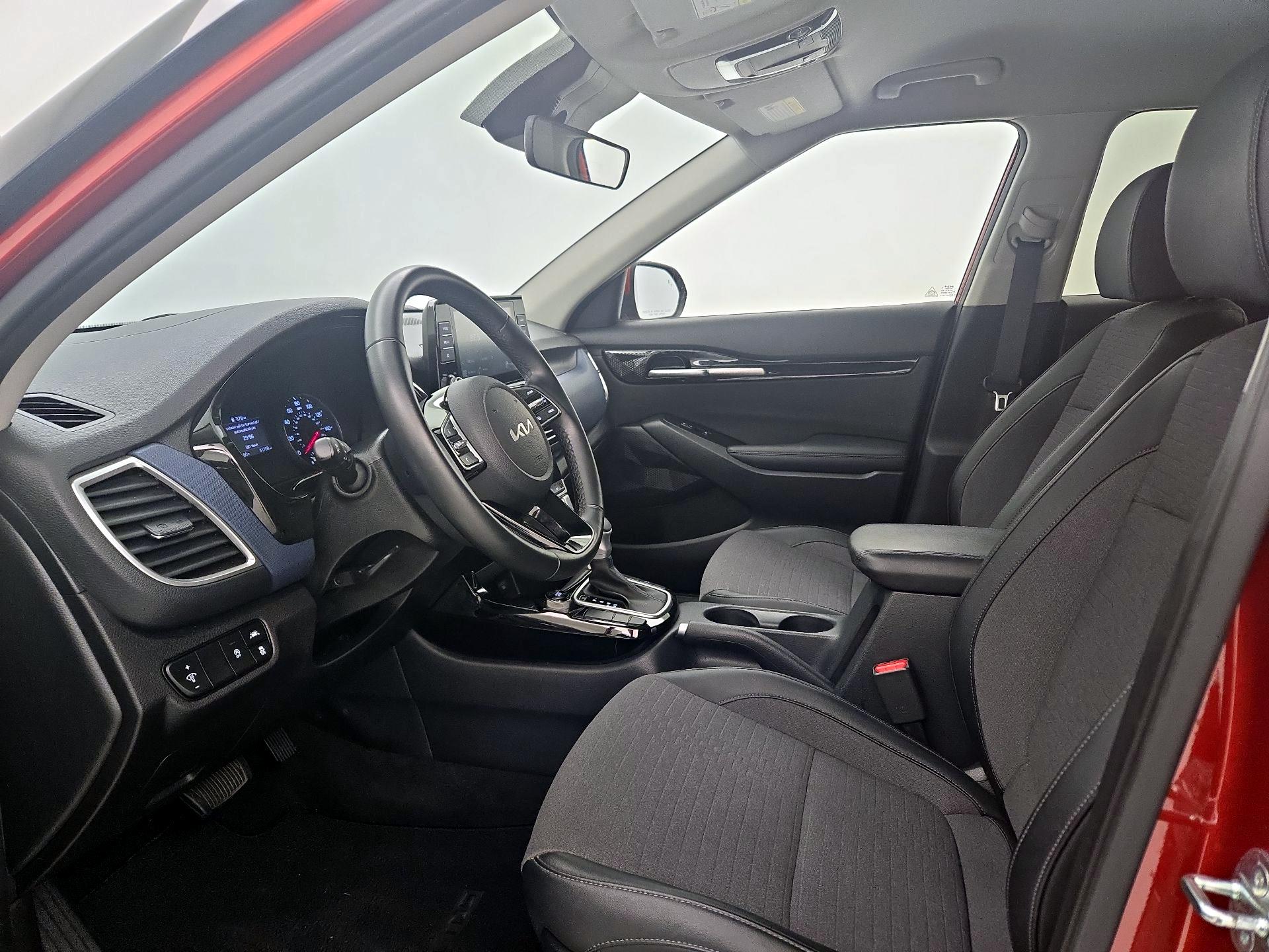 Thumbnail: 2023 Kia Seltos - 11