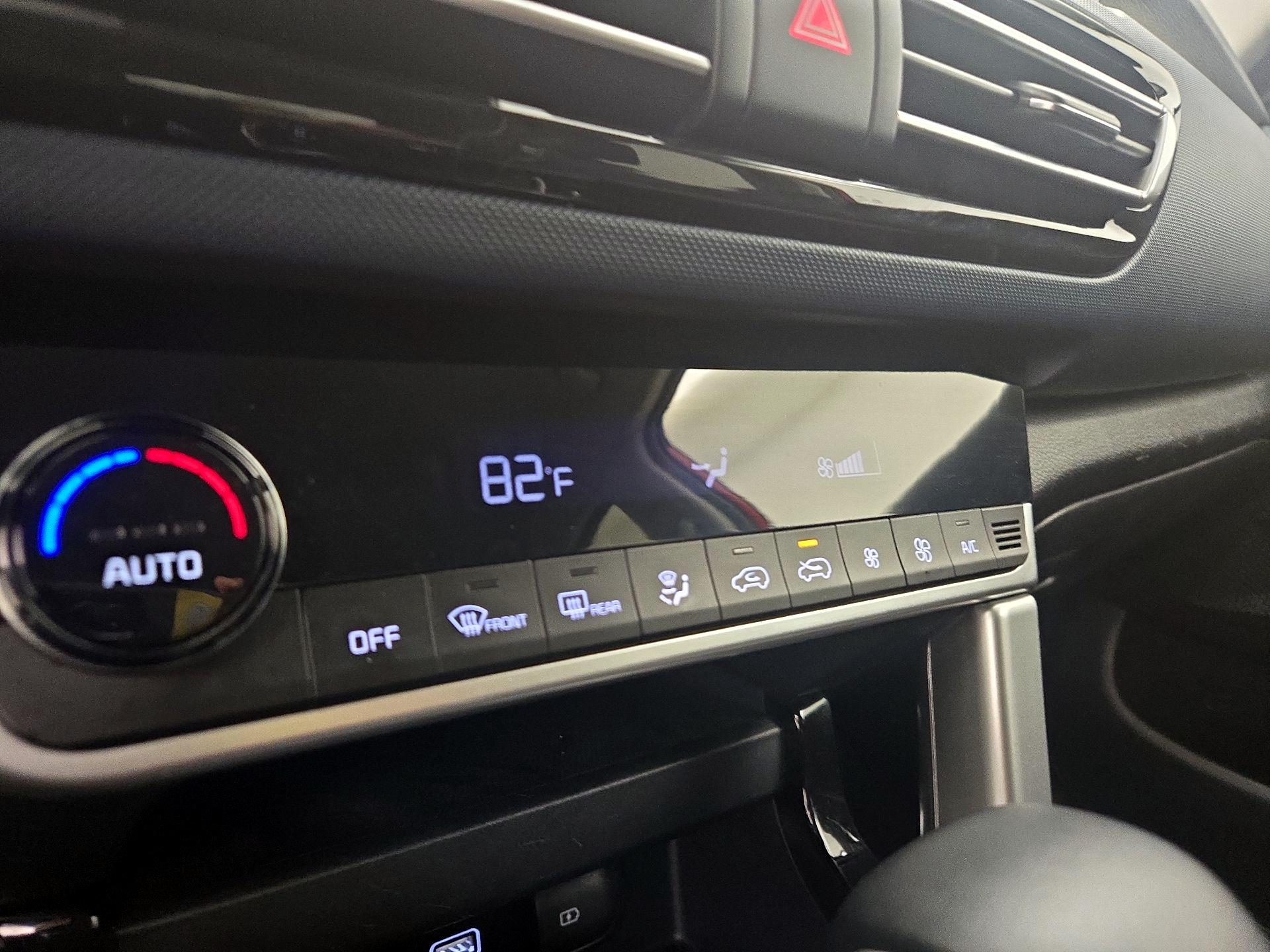 Thumbnail: 2023 Kia Seltos - 16