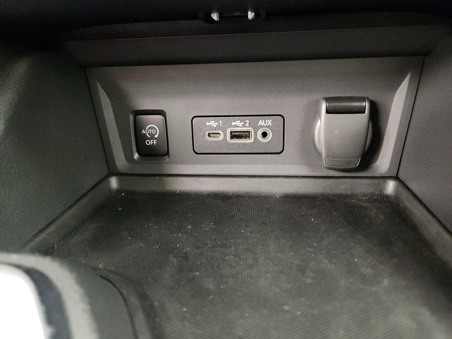 Thumbnail: 2025 Nissan Sentra - 18