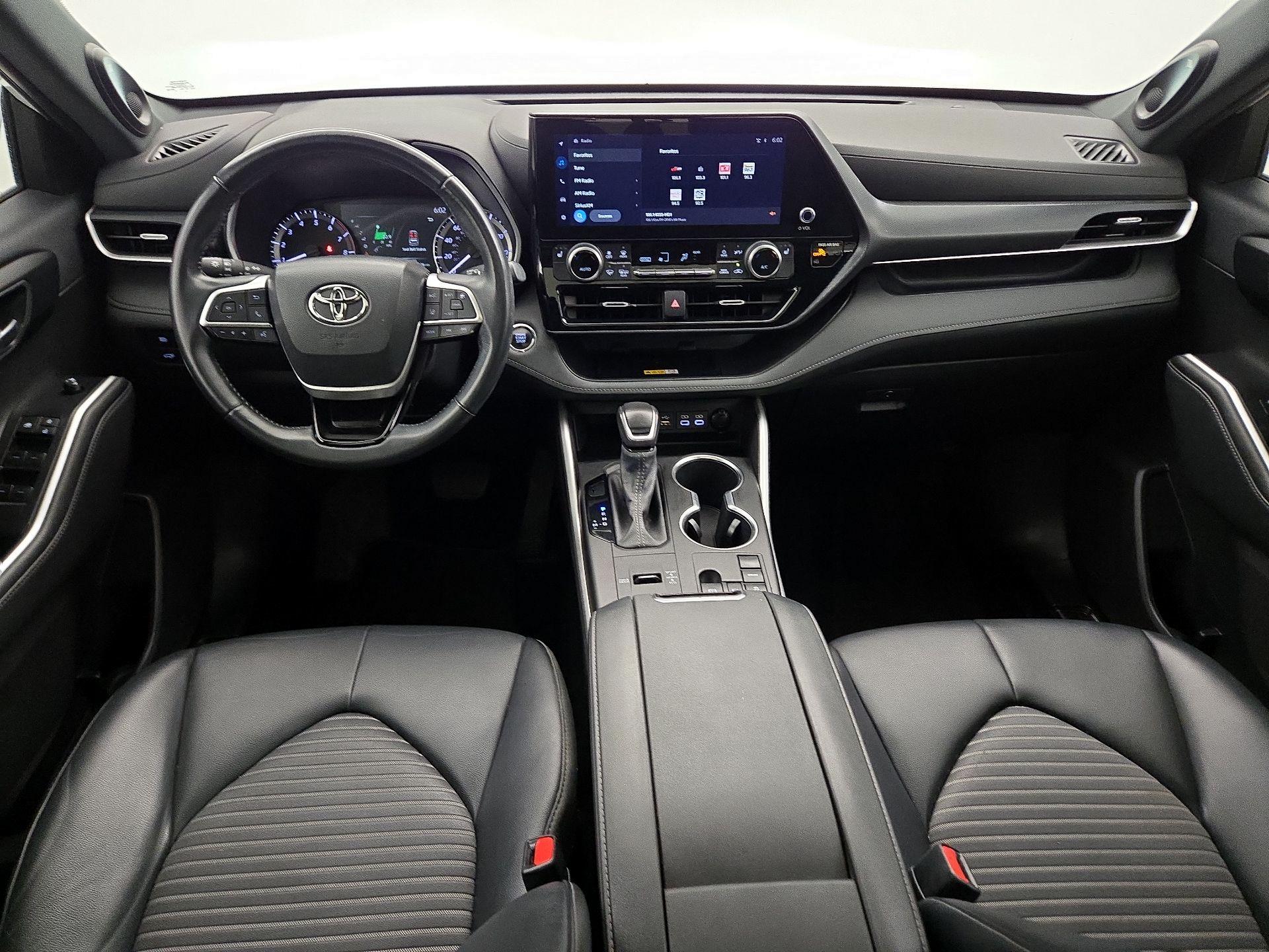 Thumbnail: 2023 Toyota Highlander - 9