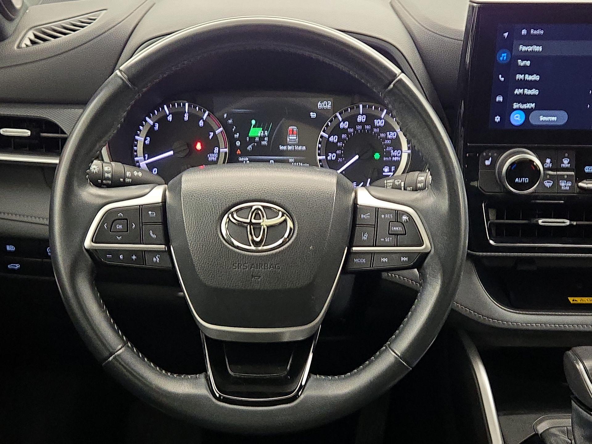 Thumbnail: 2023 Toyota Highlander - 10