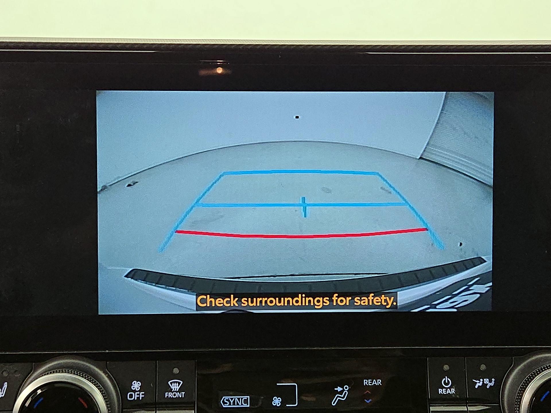 Thumbnail: 2023 Toyota Highlander - 14