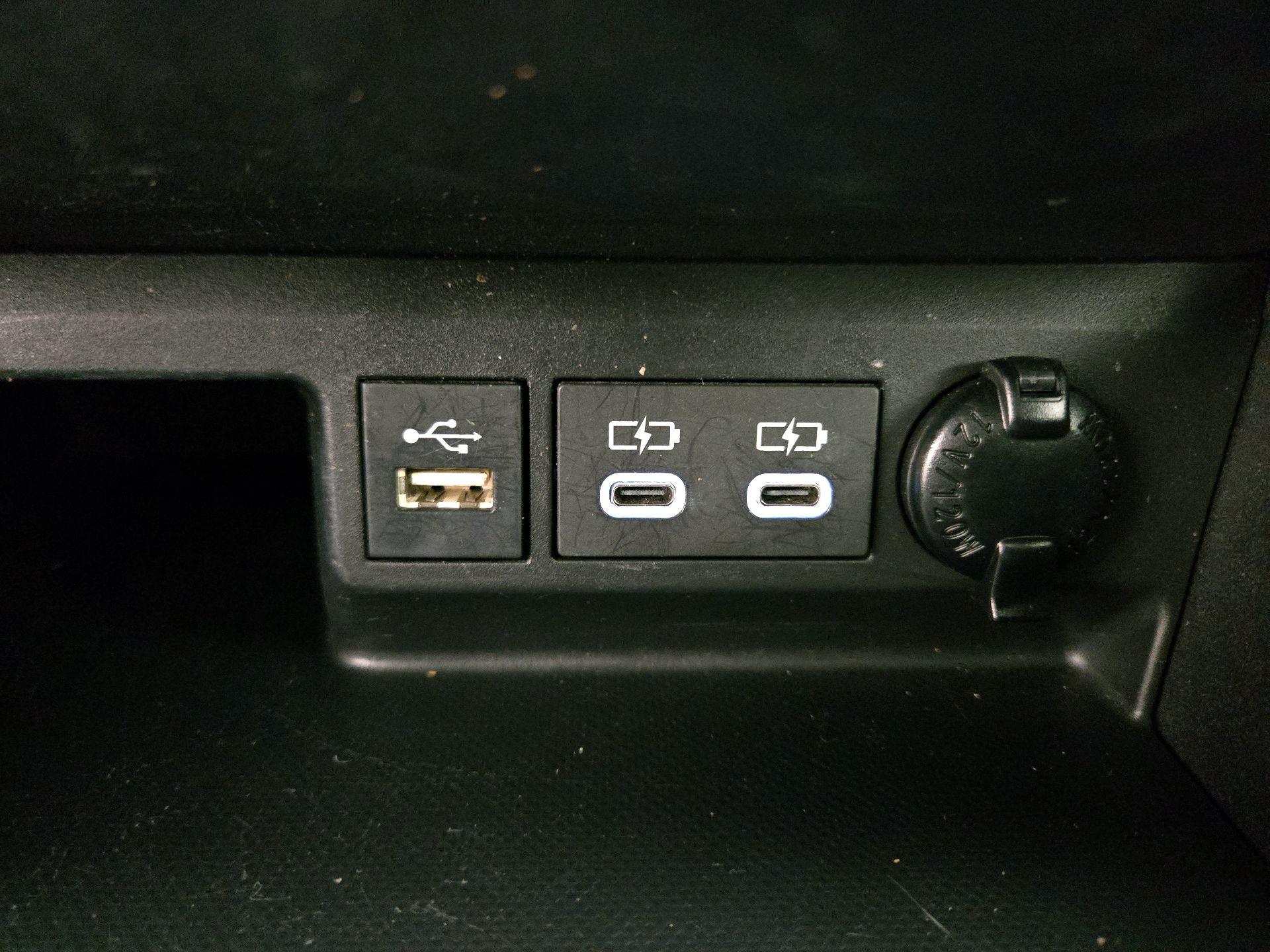 Thumbnail: 2023 Toyota Highlander - 18