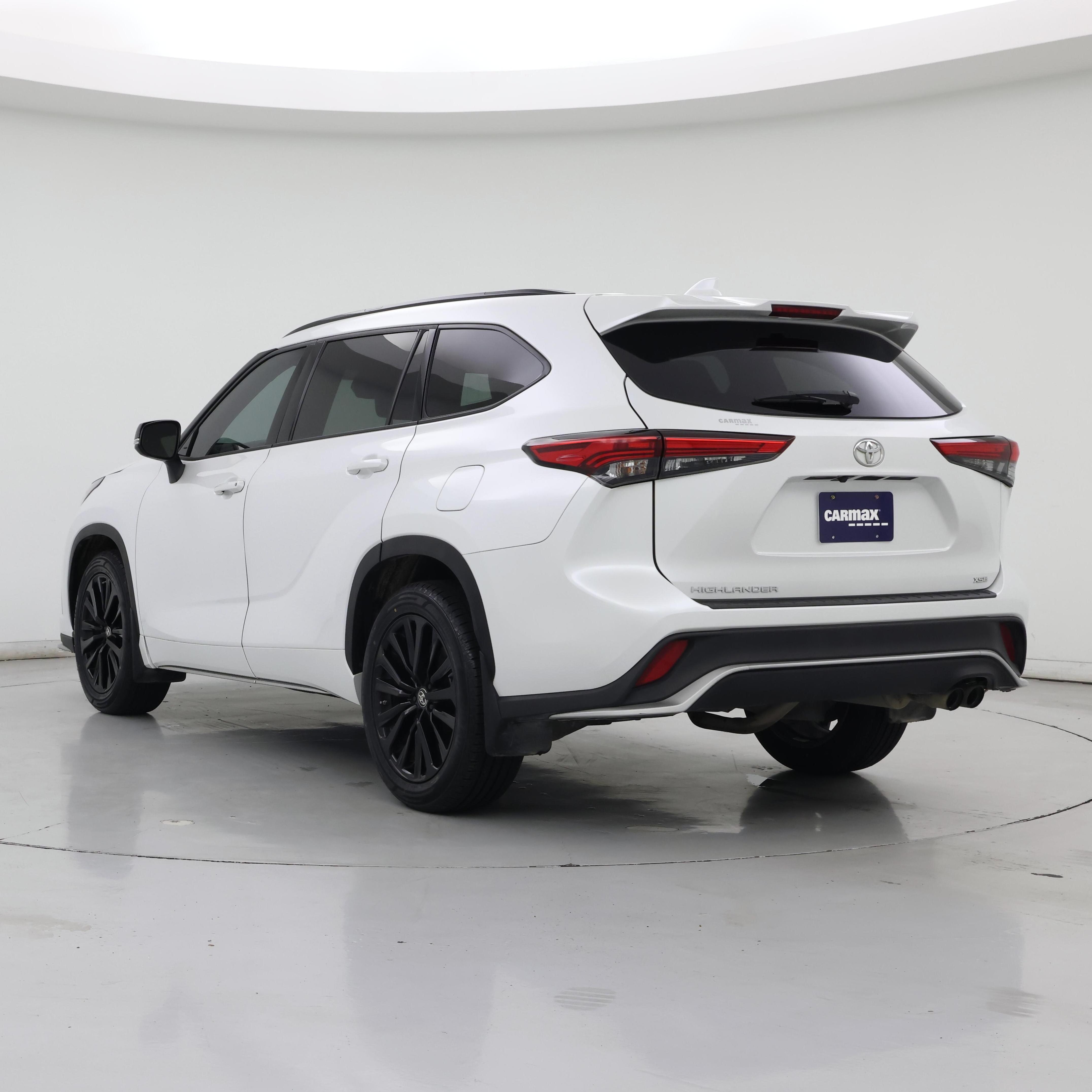 Thumbnail: 2023 Toyota Highlander - 2