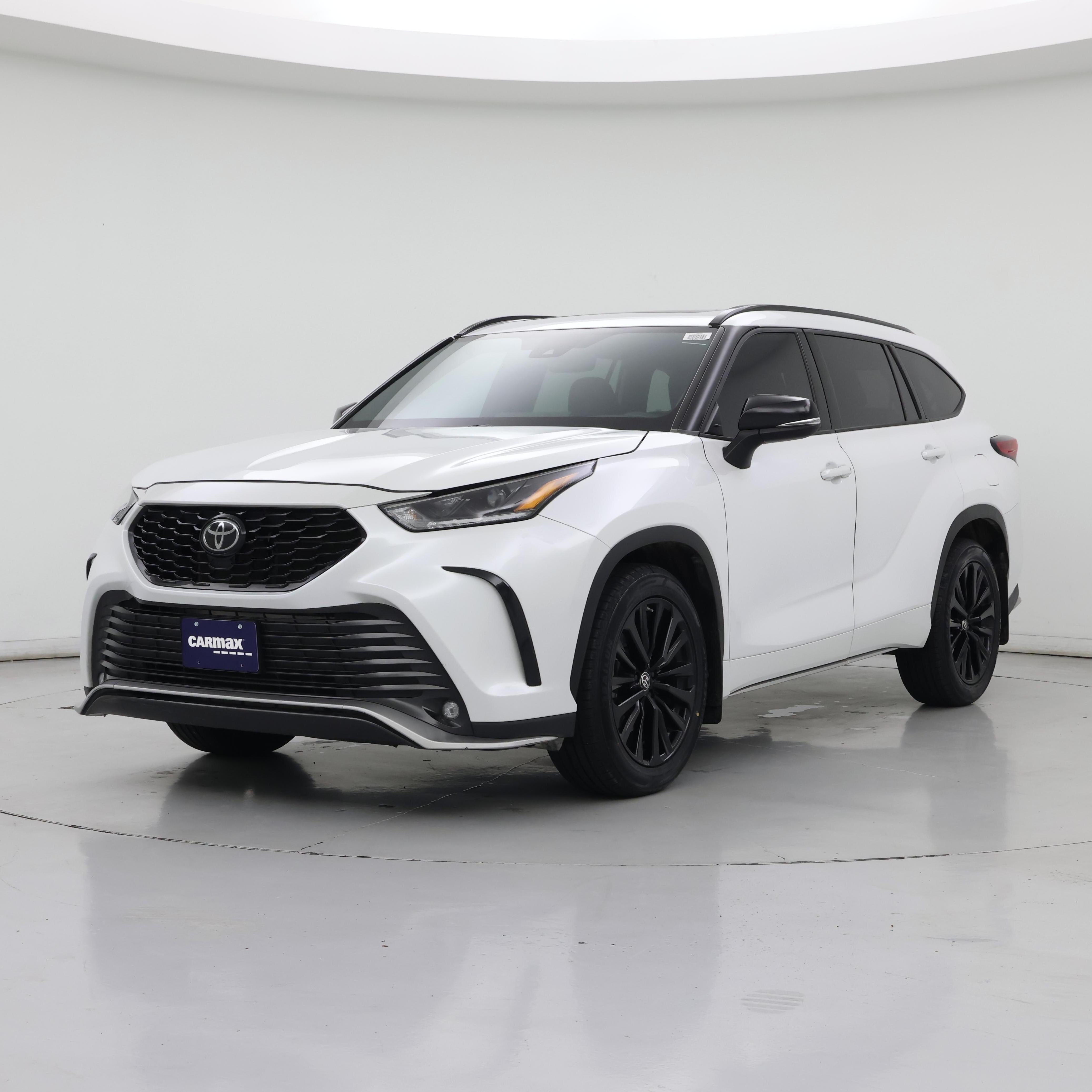 Thumbnail: 2023 Toyota Highlander - 4