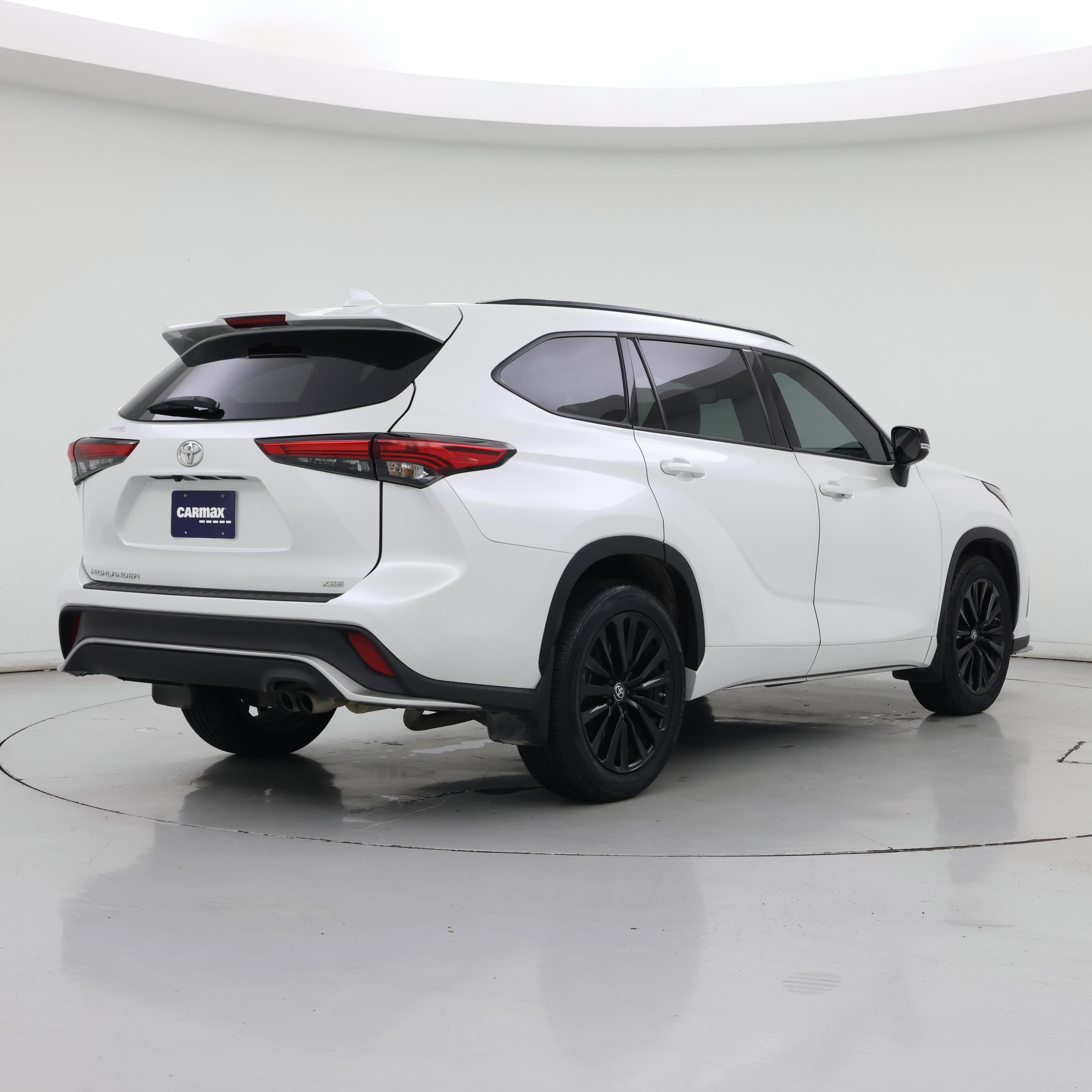 Thumbnail: 2023 Toyota Highlander - 8