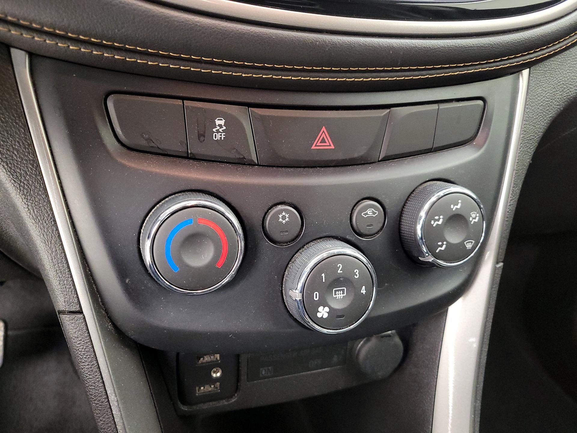 Thumbnail: 2018 Chevrolet Trax - 14