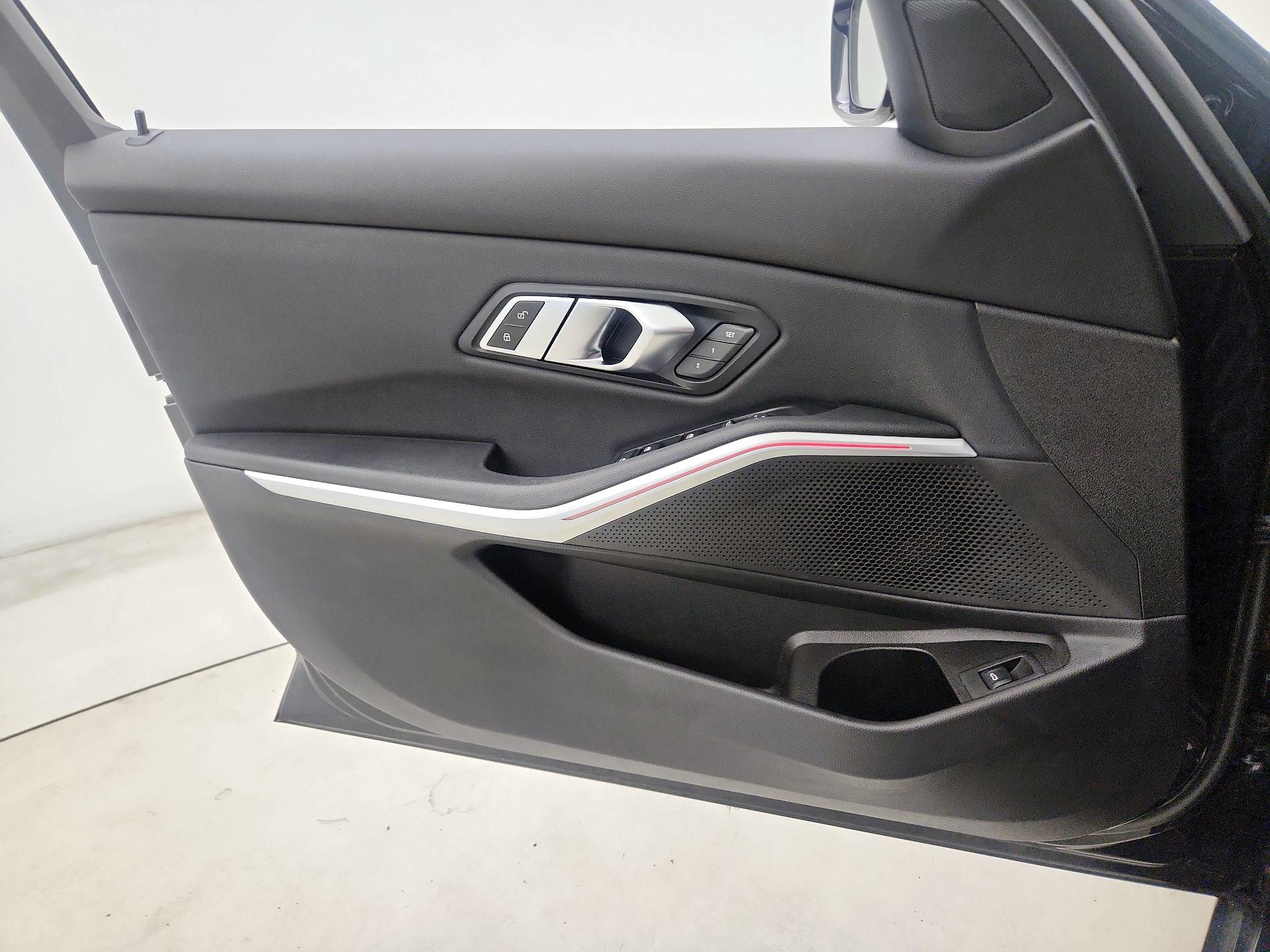 Thumbnail: 2020 BMW 3 Series - 12