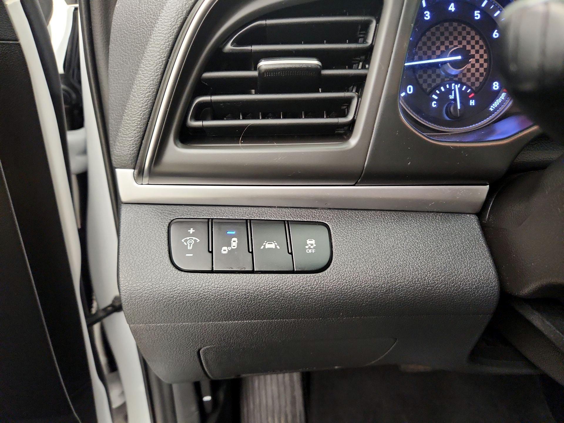 Thumbnail: 2019 Hyundai Elantra - 13