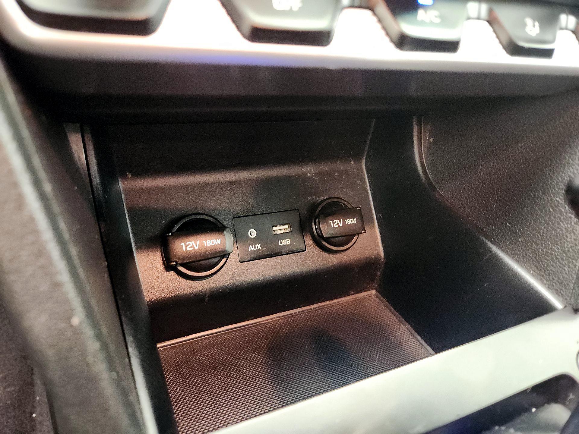 Thumbnail: 2019 Hyundai Elantra - 18