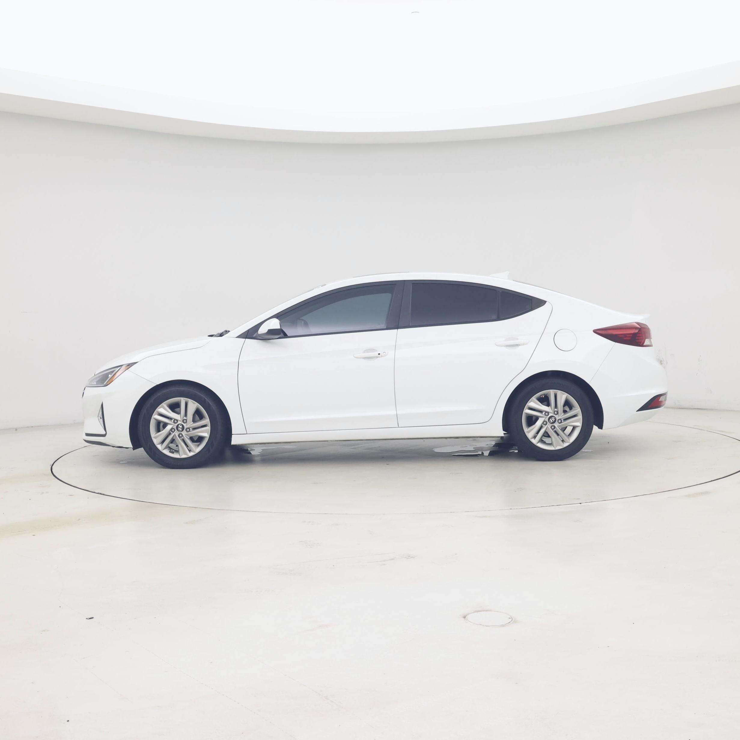 Thumbnail: 2019 Hyundai Elantra - 3