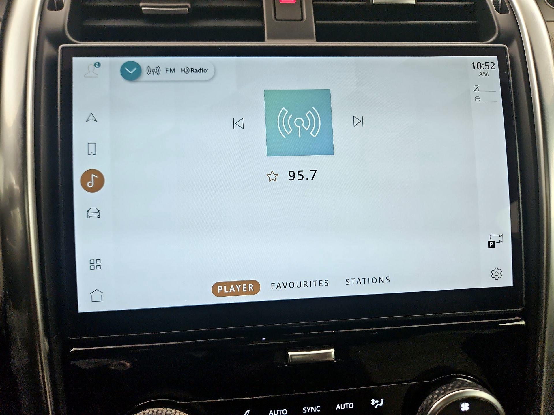 Thumbnail: 2022 Land Rover Discovery - 15