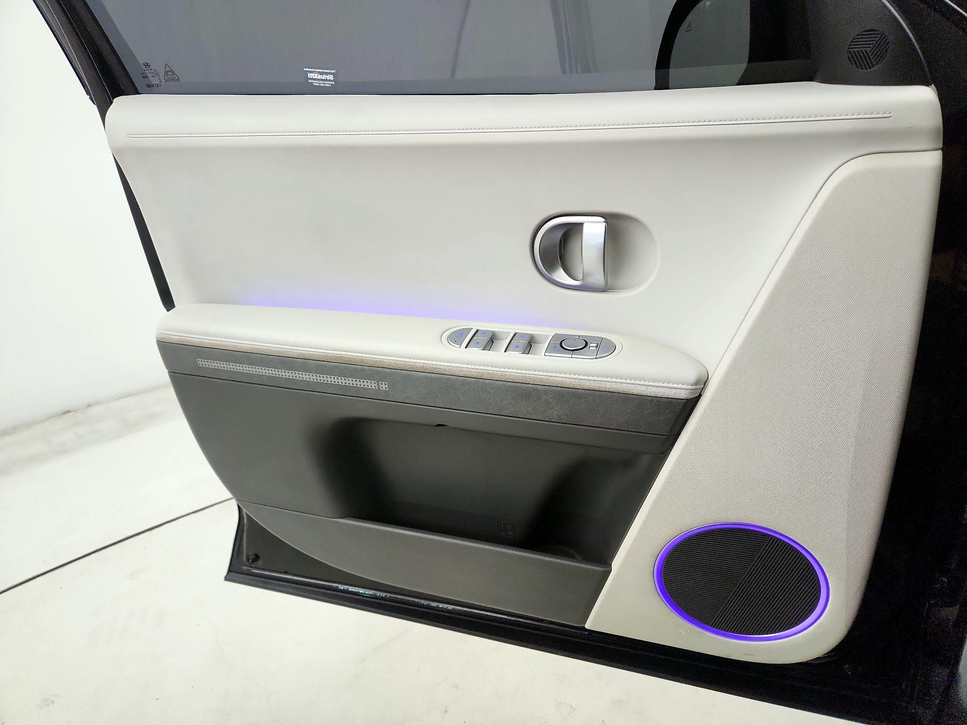 Thumbnail: 2022 Hyundai Ioniq 5 - 12