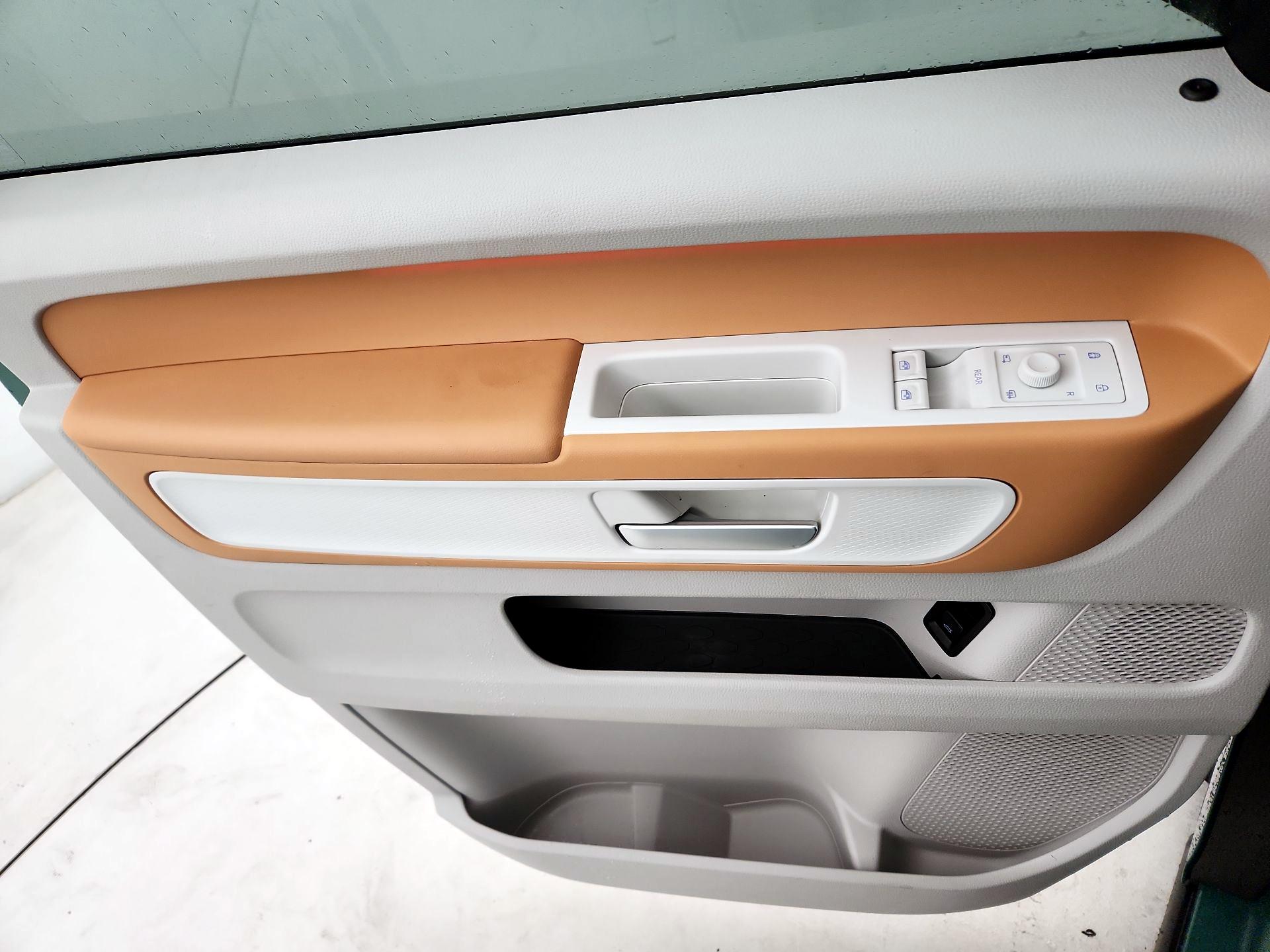 Thumbnail: 2025 Volkswagen ID.Buzz - 12