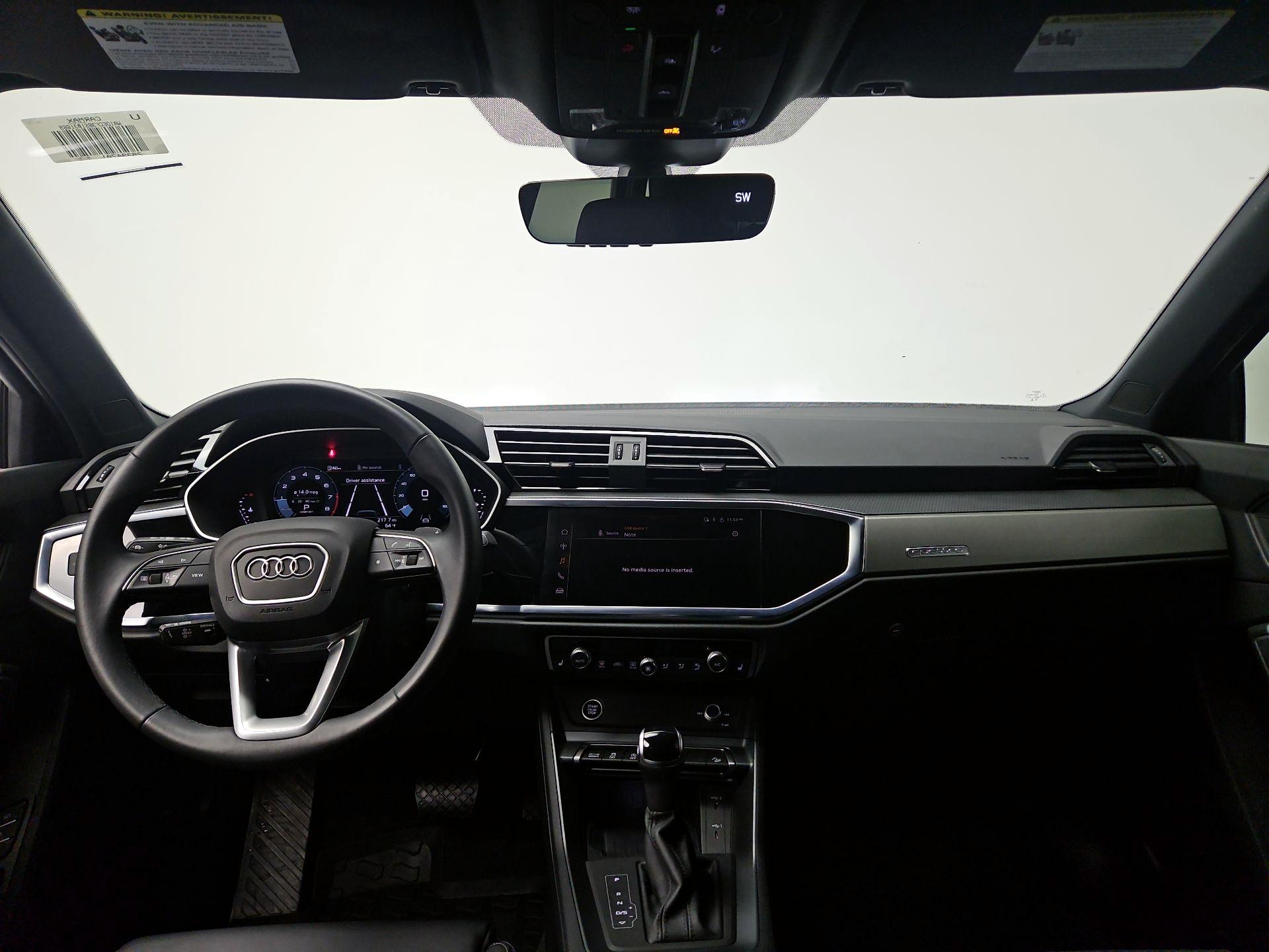 Thumbnail: 2025 Audi Q3 - 9