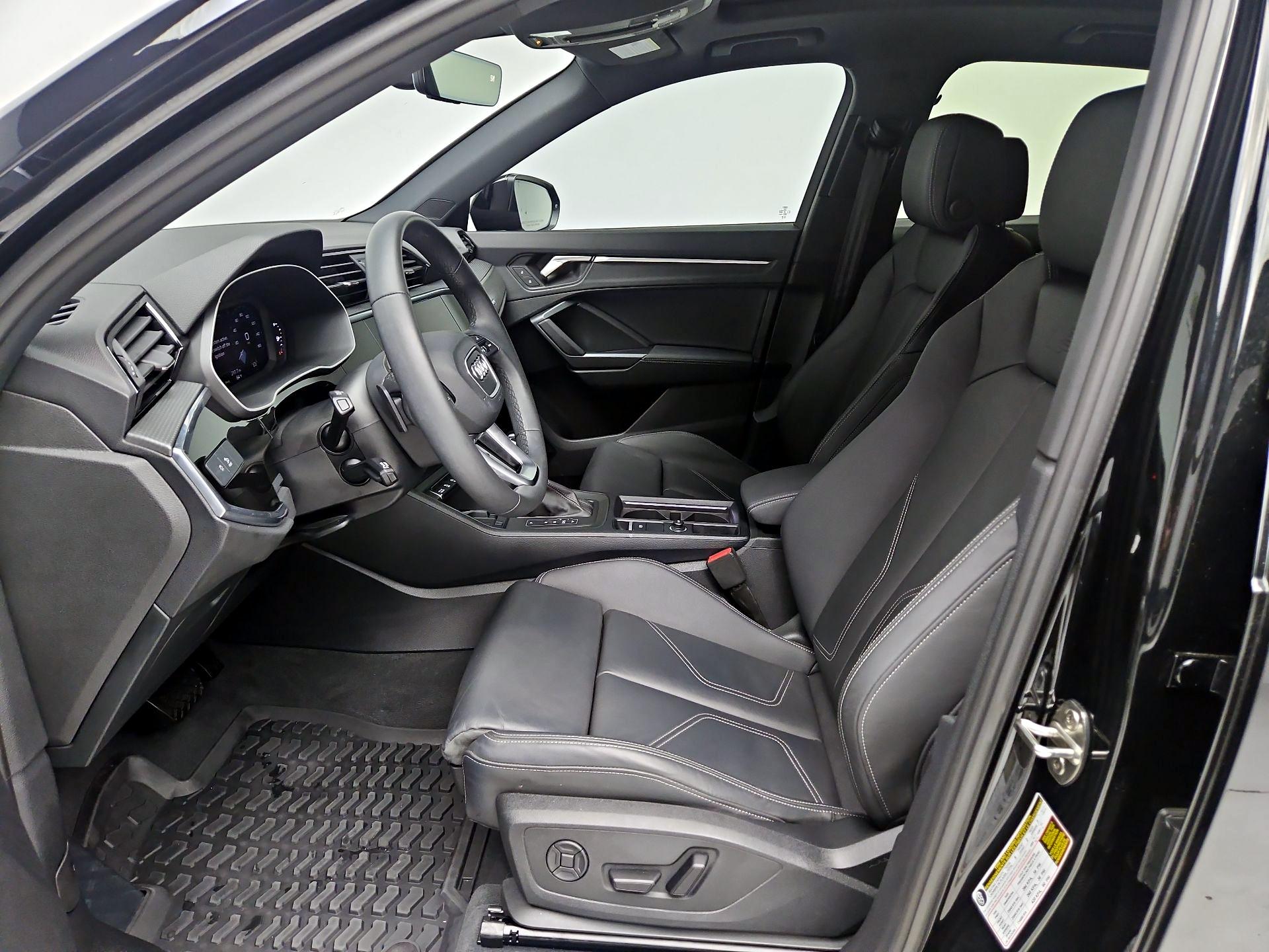 Thumbnail: 2025 Audi Q3 - 11