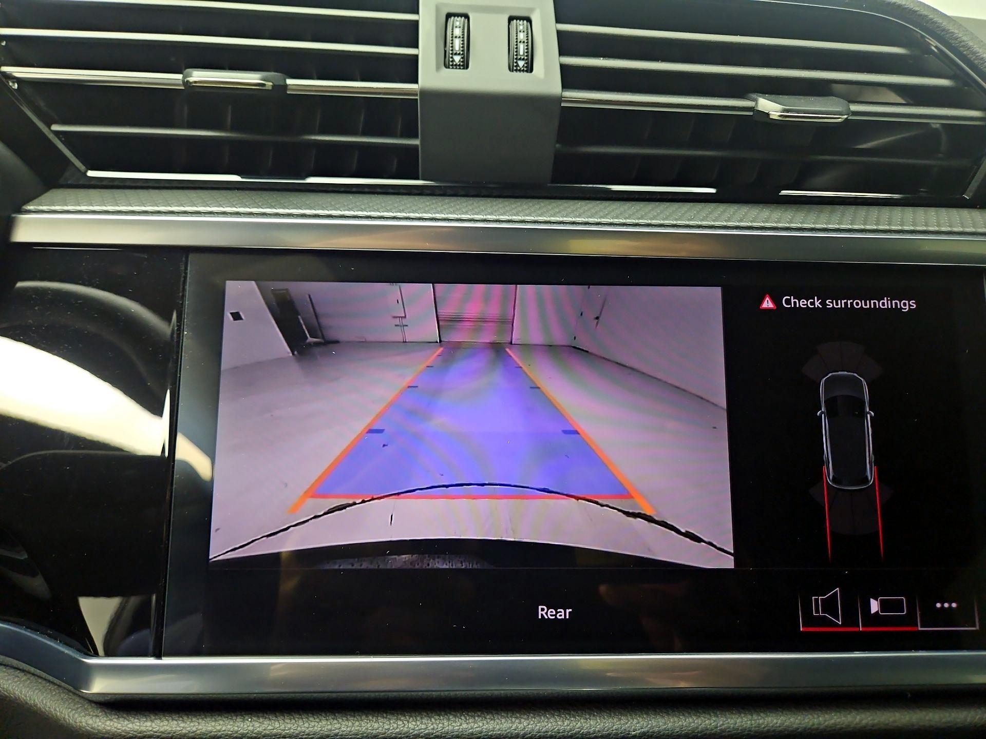 Thumbnail: 2025 Audi Q3 - 14