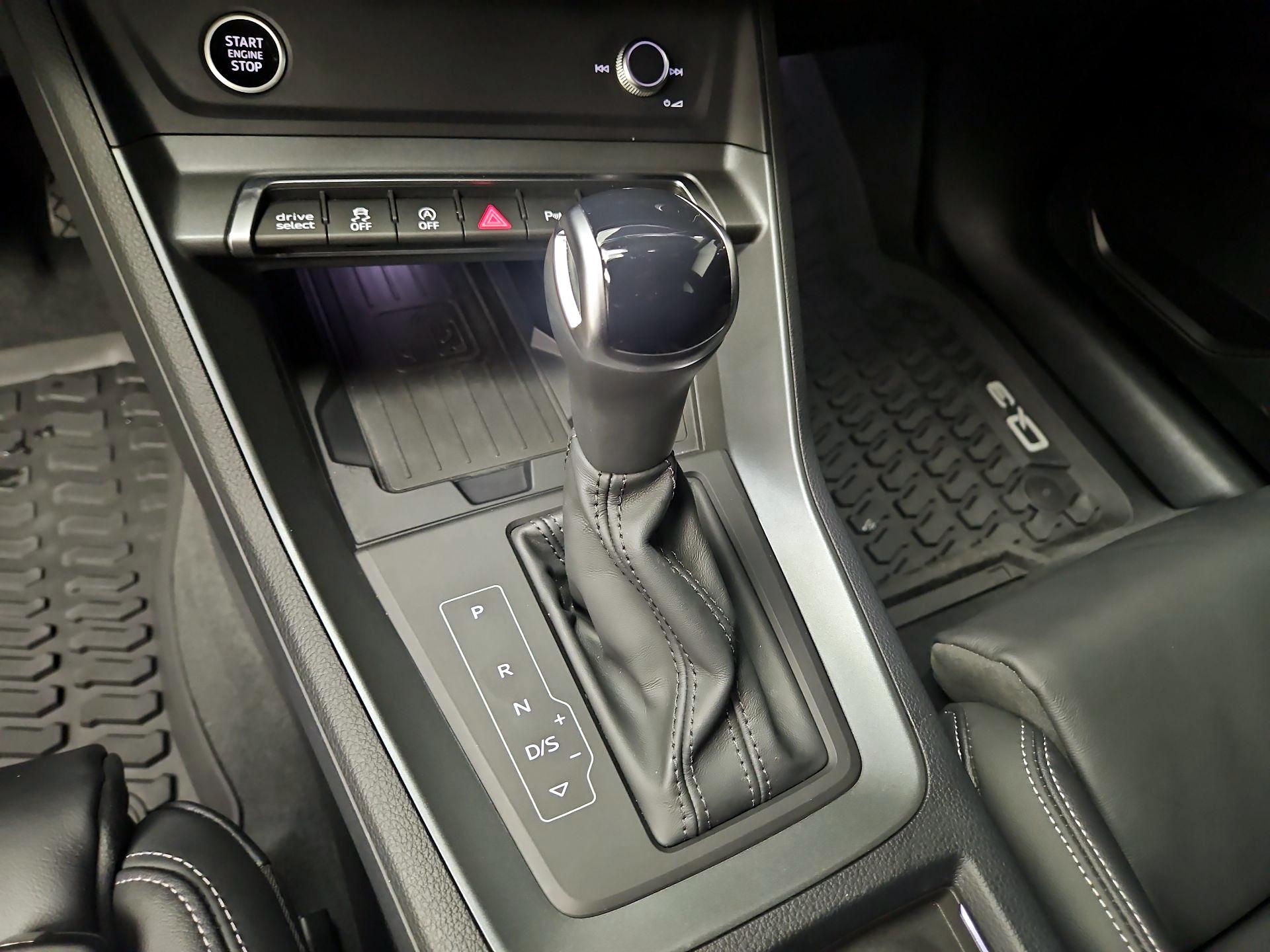 Thumbnail: 2025 Audi Q3 - 17