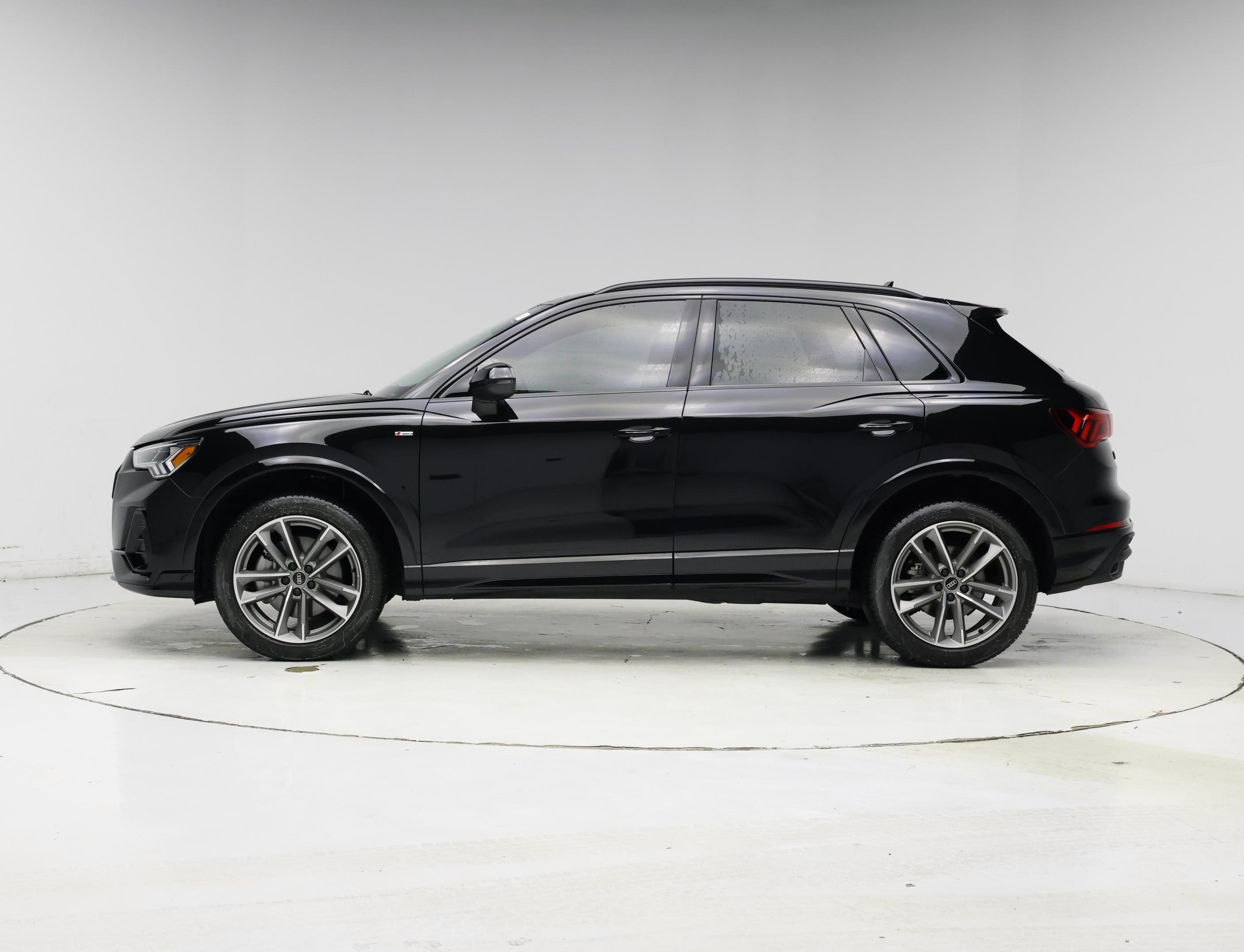 Thumbnail: 2025 Audi Q3 - 3